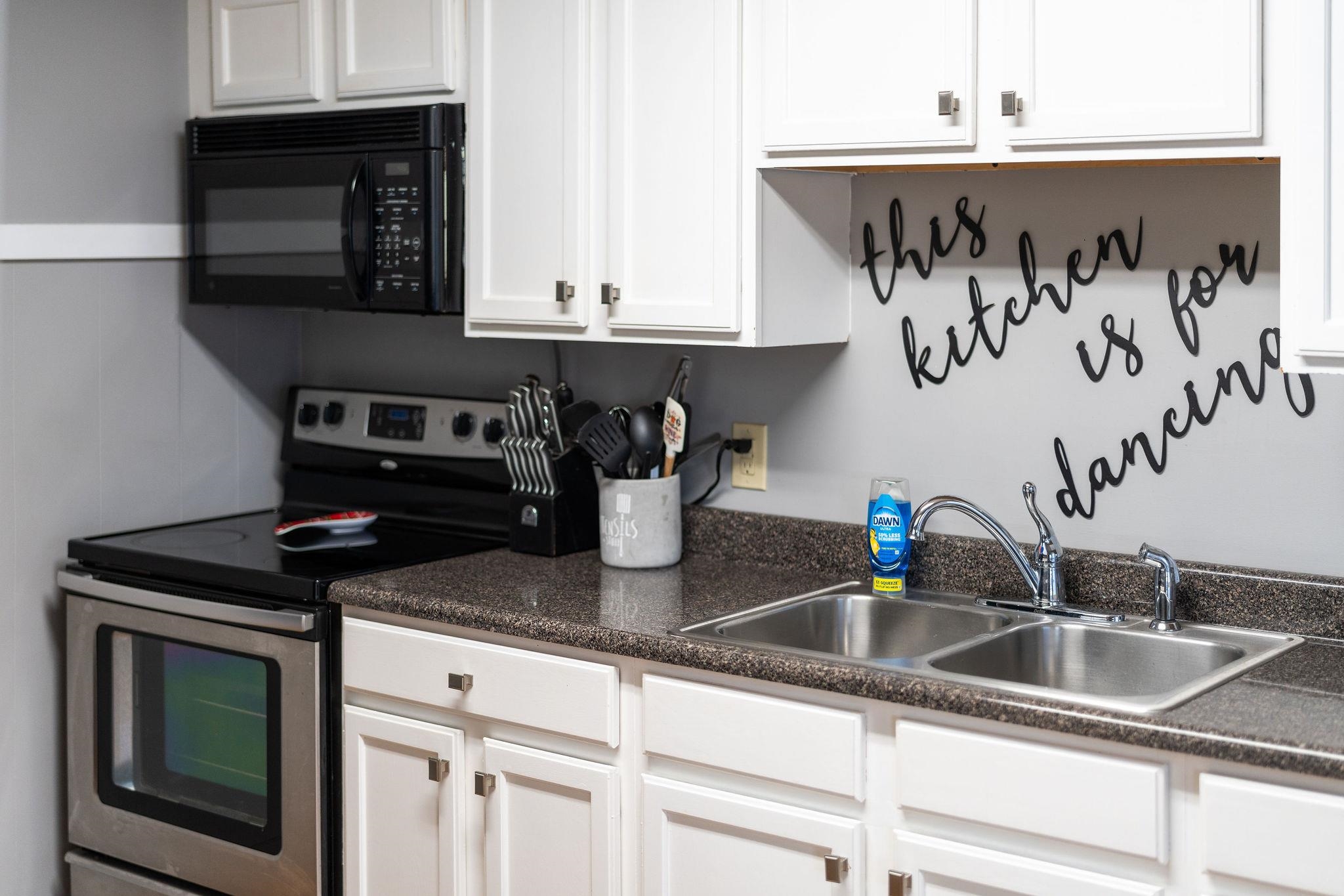 207 RESERVOIR ST, STAUNTON, Virginia 24401, 3 Bedrooms Bedrooms, ,1 BathroomBathrooms,Residential,207 RESERVOIR ST,671688 MLS # 671688