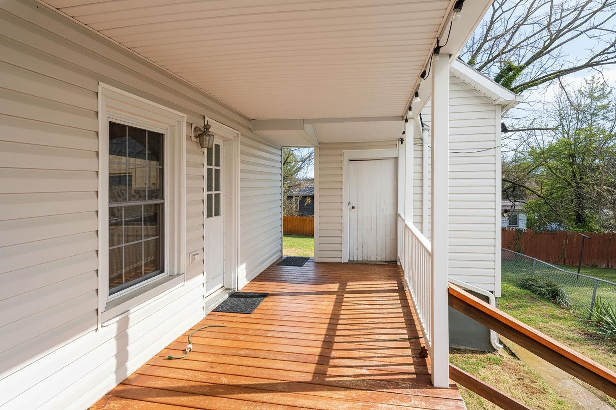 207 RESERVOIR ST, STAUNTON, Virginia 24401, 3 Bedrooms Bedrooms, ,1 BathroomBathrooms,Residential,207 RESERVOIR ST,671688 MLS # 671688