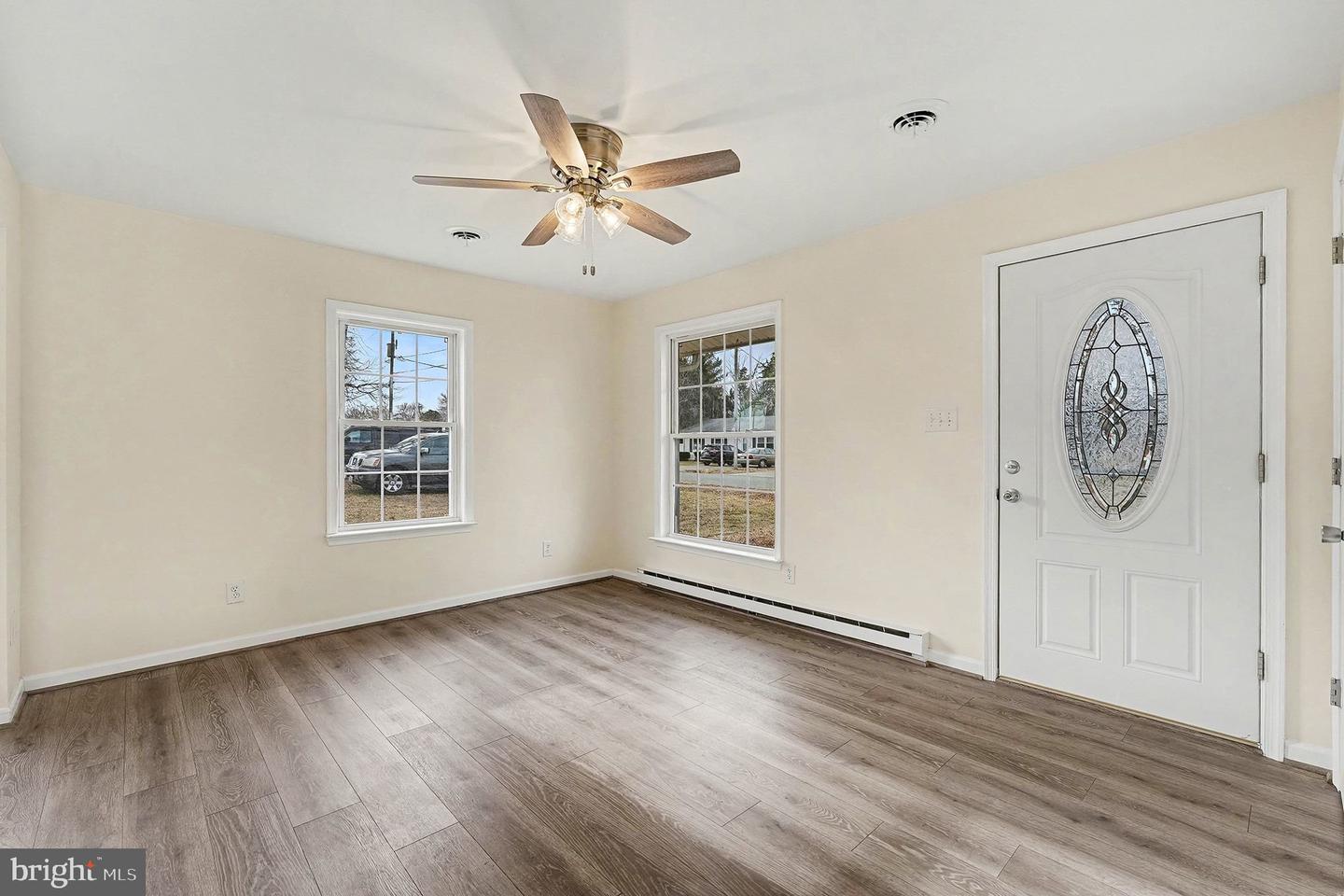 408 HAMILTON ST, FREDERICKSBURG, Virginia 22408, 3 Bedrooms Bedrooms, 6 Rooms Rooms,1 BathroomBathrooms,Residential,For sale,408 HAMILTON ST,VASP2038430 MLS # VASP2038430