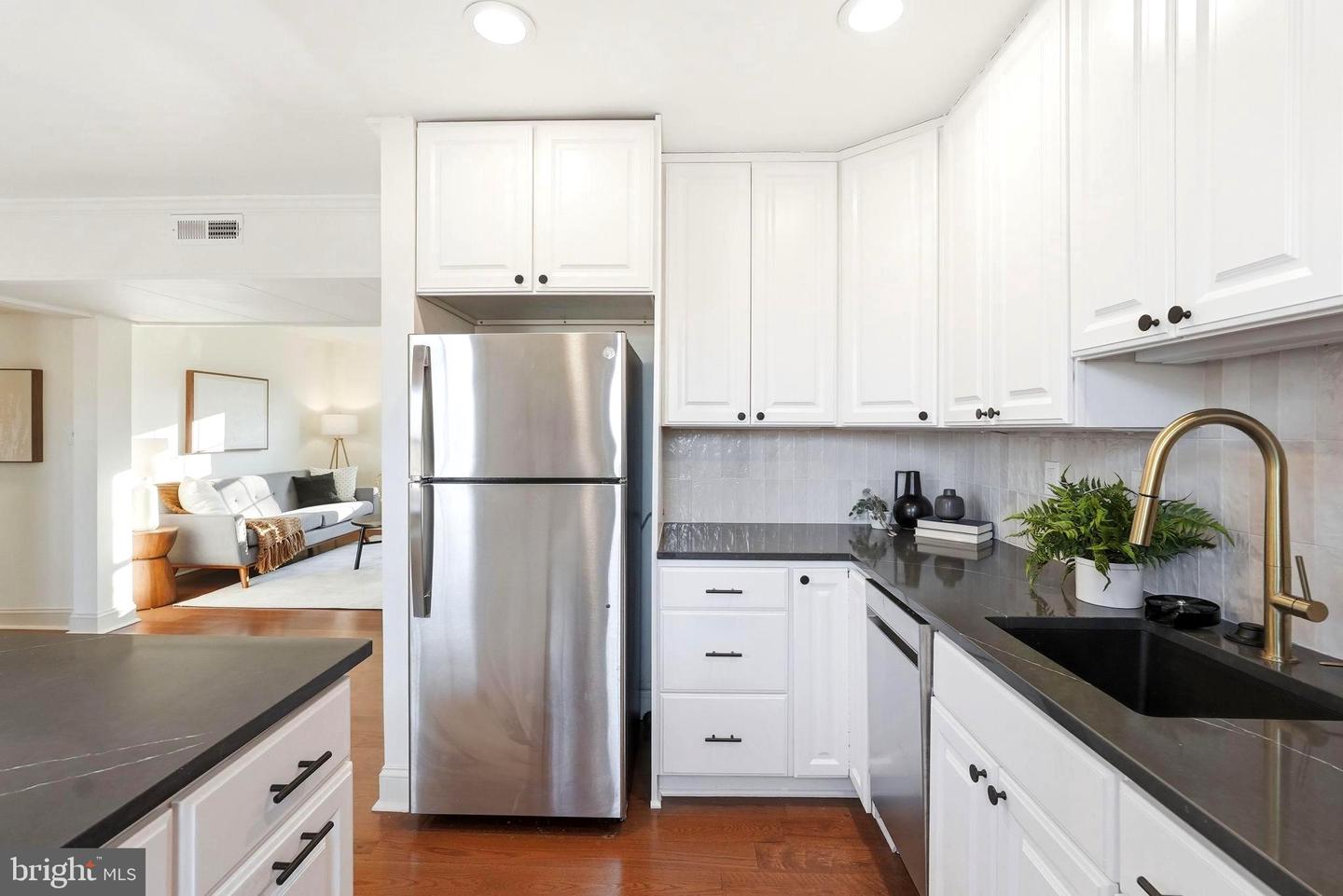 6625 10TH ST #C2, ALEXANDRIA, Virginia 22307, 3 Bedrooms Bedrooms, ,1 BathroomBathrooms,Residential,For sale,6625 10TH ST #C2,VAFX2284774 MLS # VAFX2284774