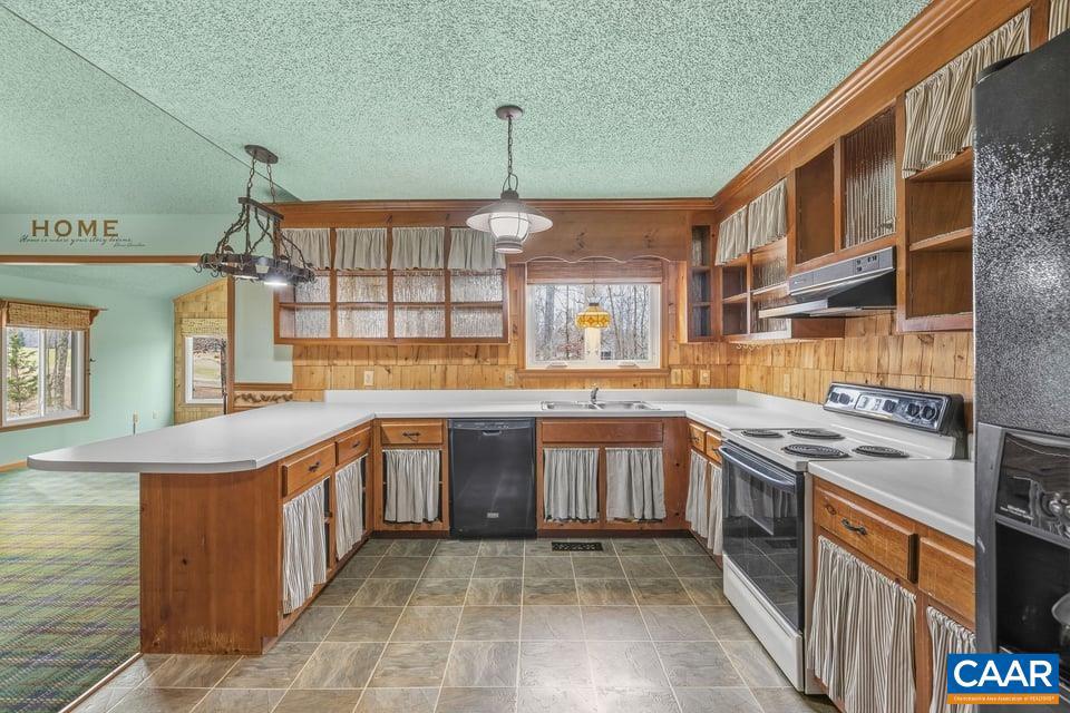 28 OUT OF BOUNDS RD, PALMYRA, Virginia 22963, 3 Bedrooms Bedrooms, ,2 BathroomsBathrooms,Residential,For sale,28 OUT OF BOUNDS RD,672354 MLS # 672354