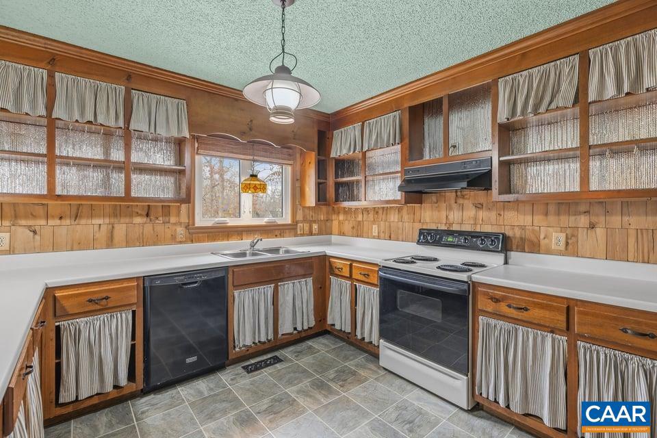 28 OUT OF BOUNDS RD, PALMYRA, Virginia 22963, 3 Bedrooms Bedrooms, ,2 BathroomsBathrooms,Residential,For sale,28 OUT OF BOUNDS RD,672354 MLS # 672354