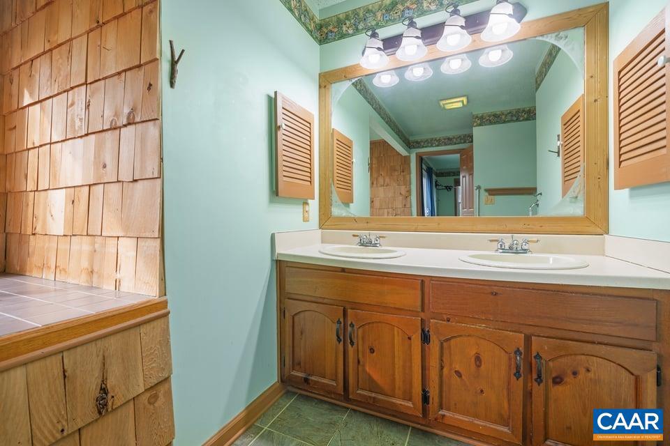 28 OUT OF BOUNDS RD, PALMYRA, Virginia 22963, 3 Bedrooms Bedrooms, ,2 BathroomsBathrooms,Residential,For sale,28 OUT OF BOUNDS RD,672354 MLS # 672354