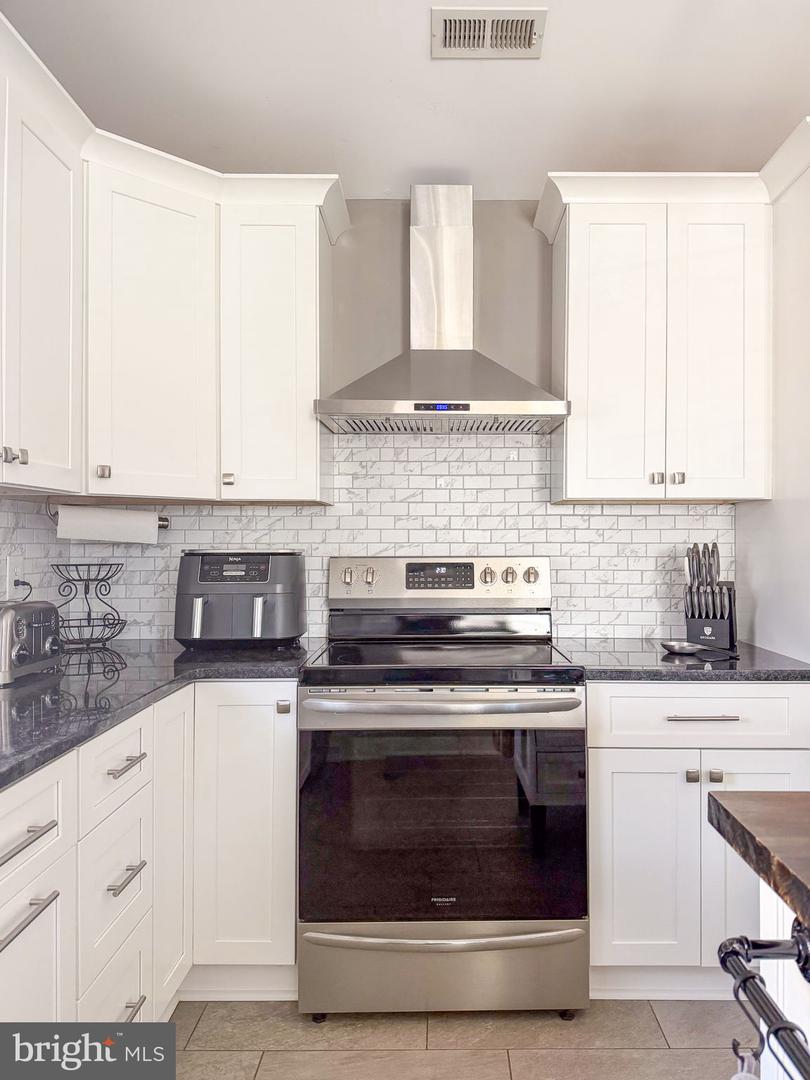 210 REMINGTON DR, RUTHER GLEN, Virginia 22546, 3 Bedrooms Bedrooms, ,2 BathroomsBathrooms,Residential,For sale,210 REMINGTON DR,VACV2009388 MLS # VACV2009388