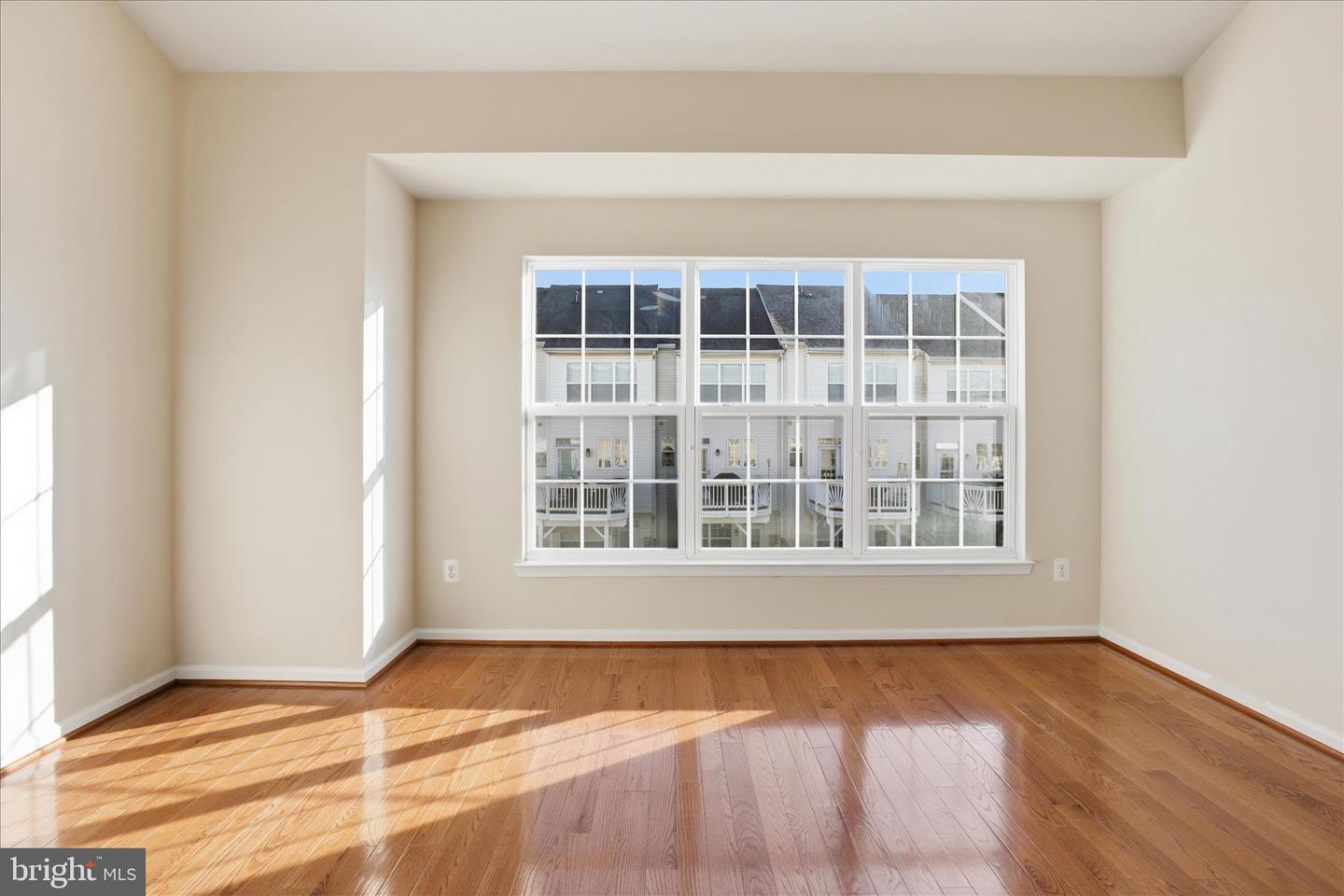 20432 HOMELAND TER, ASHBURN, Virginia 20147, 3 Bedrooms Bedrooms, ,3 BathroomsBathrooms,Residential,For sale,20432 HOMELAND TER,VALO2113804 MLS # VALO2113804