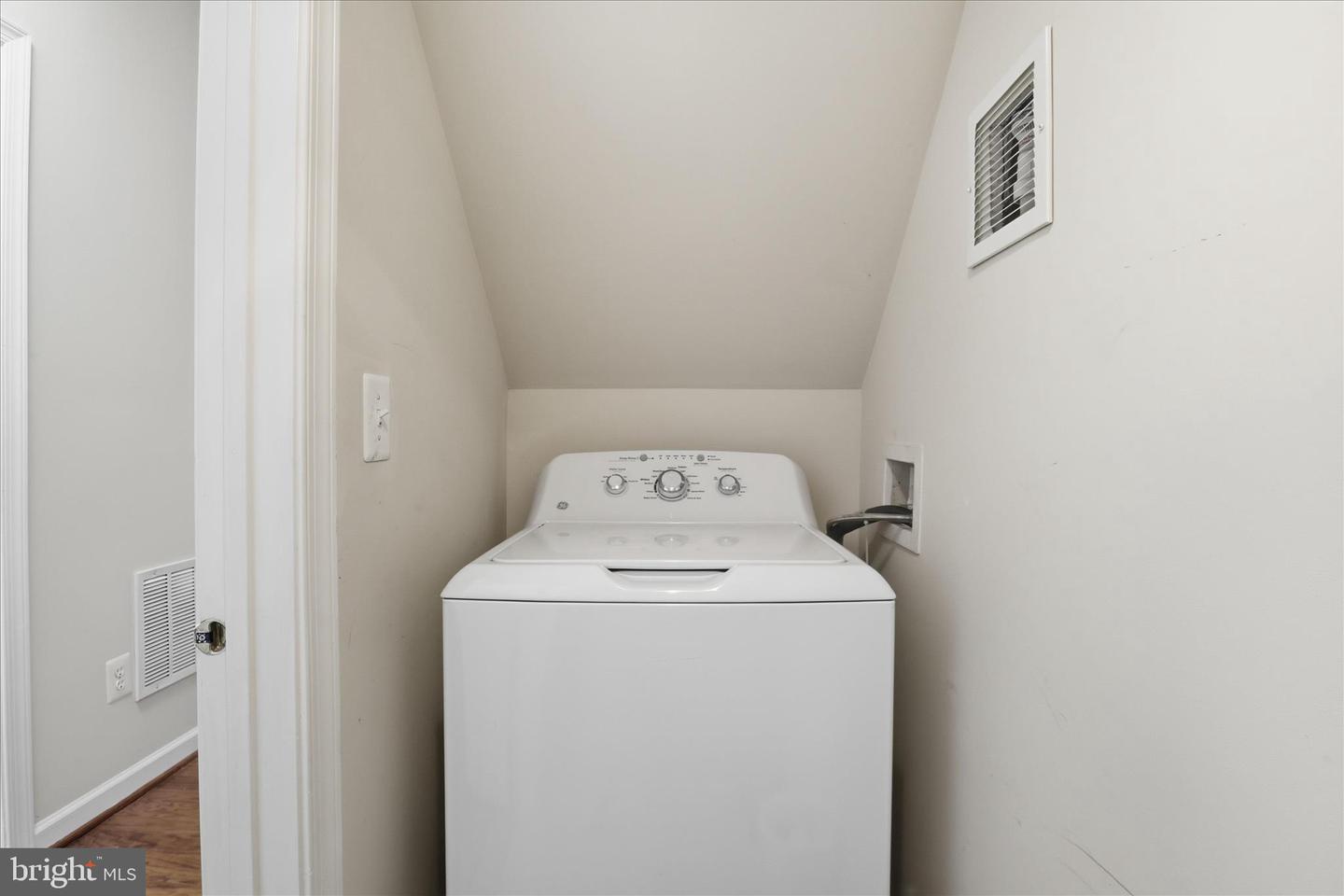 20432 HOMELAND TER, ASHBURN, Virginia 20147, 3 Bedrooms Bedrooms, ,3 BathroomsBathrooms,Residential,For sale,20432 HOMELAND TER,VALO2113804 MLS # VALO2113804