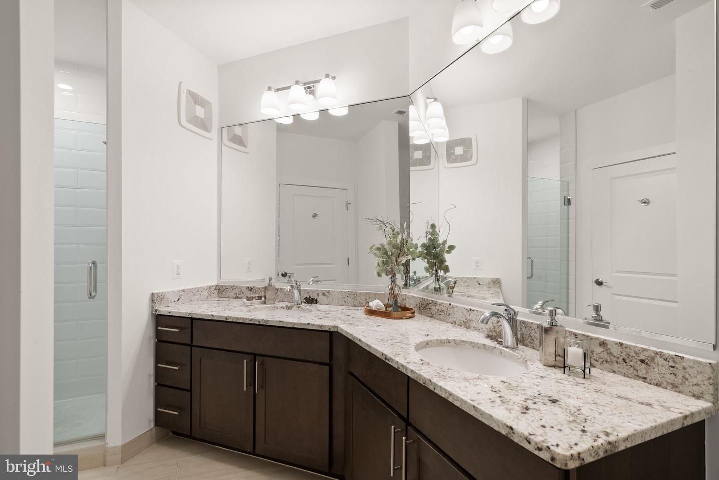 9450 SILVER KING CT #203, FAIRFAX, Virginia 22031, 2 Bedrooms Bedrooms, ,2 BathroomsBathrooms,Residential,For sale,9450 SILVER KING CT #203,VAFC2007634 MLS # VAFC2007634