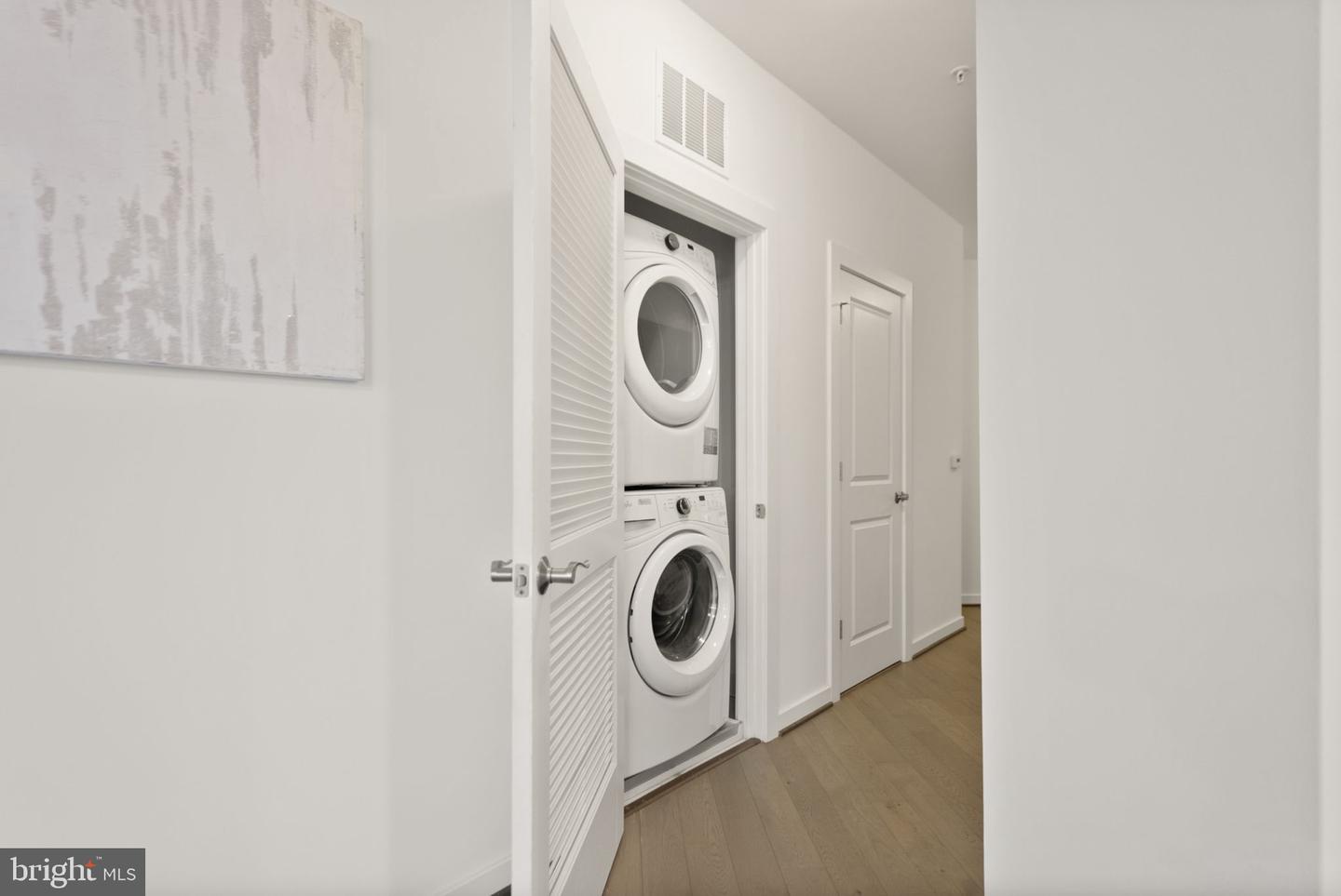 9450 SILVER KING CT #203, FAIRFAX, Virginia 22031, 2 Bedrooms Bedrooms, ,2 BathroomsBathrooms,Residential,For sale,9450 SILVER KING CT #203,VAFC2007634 MLS # VAFC2007634