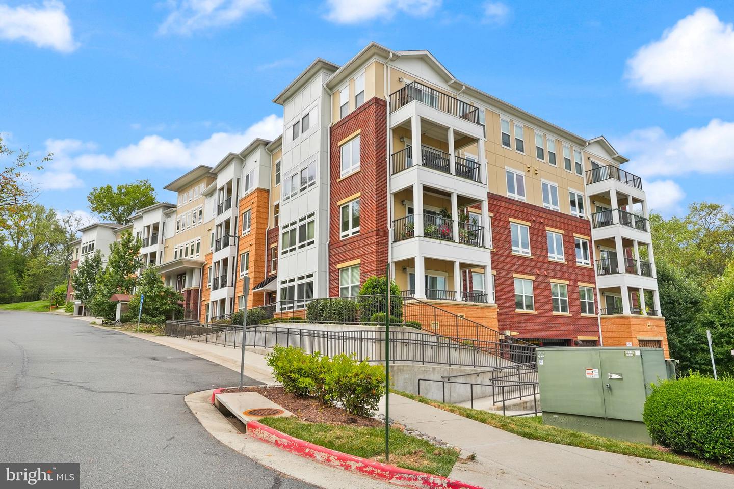 9450 SILVER KING CT #203, FAIRFAX, Virginia 22031, 2 Bedrooms Bedrooms, ,2 BathroomsBathrooms,Residential,For sale,9450 SILVER KING CT #203,VAFC2007634 MLS # VAFC2007634