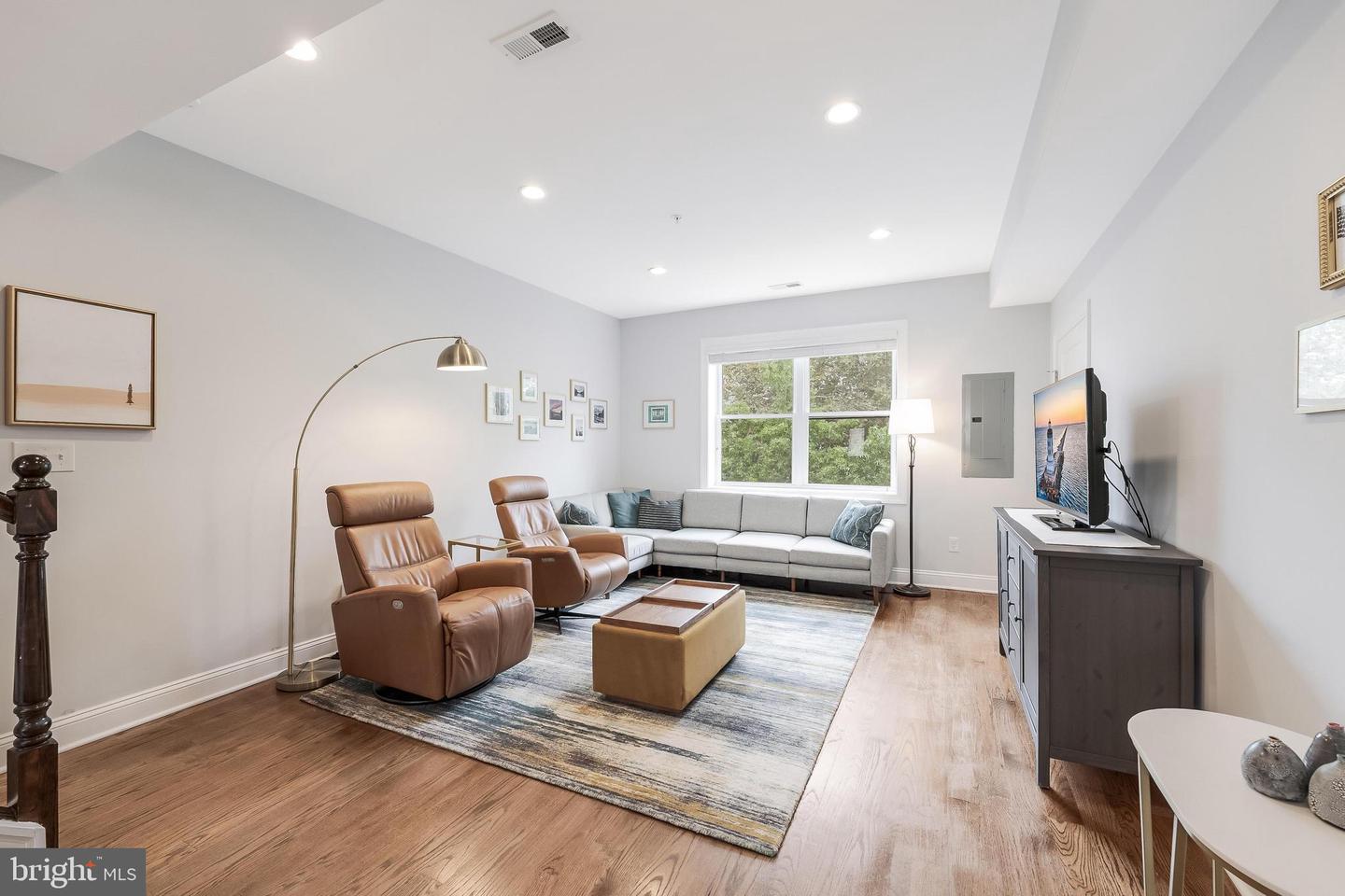 1613 ISHERWOOD ST NE #3, WASHINGTON, District Of Columbia 20002, 2 Bedrooms Bedrooms, ,2 BathroomsBathrooms,Residential,For sale,1613 ISHERWOOD ST NE #3,DCDC2241080 MLS # DCDC2241080