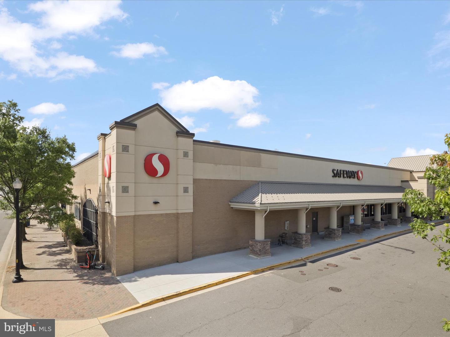 2101 N MONROE ST #212, ARLINGTON, Virginia 22207, 1 Bedroom Bedrooms, ,1 BathroomBathrooms,Residential,For sale,2101 N MONROE ST #212,VAAR2067706 MLS # VAAR2067706