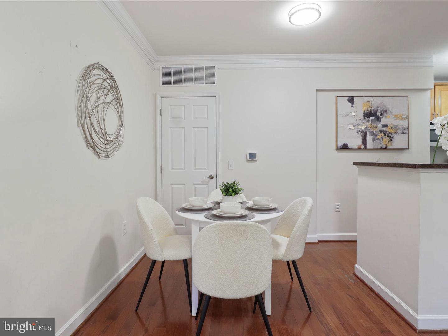 2101 N MONROE ST #212, ARLINGTON, Virginia 22207, 1 Bedroom Bedrooms, ,1 BathroomBathrooms,Residential,For sale,2101 N MONROE ST #212,VAAR2067706 MLS # VAAR2067706