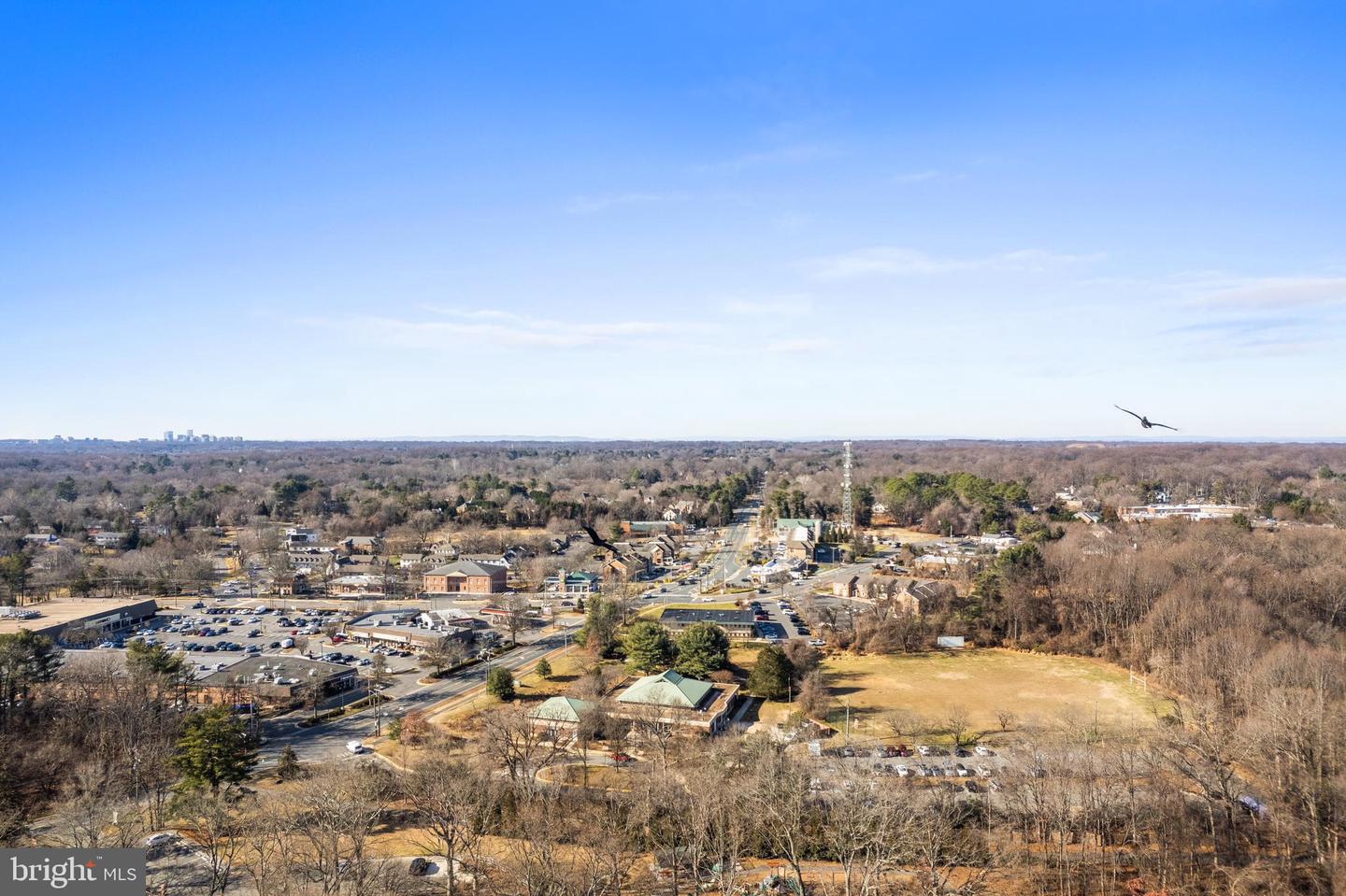 9813 GEORGETOWN PIKE, GREAT FALLS, Virginia 22066, 3 Bedrooms Bedrooms, ,1 BathroomBathrooms,Residential,For sale,9813 GEORGETOWN PIKE,VAFX2285548 MLS # VAFX2285548