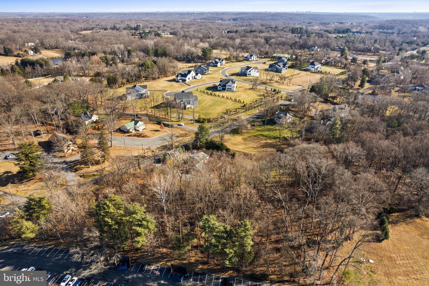 9813 GEORGETOWN PIKE, GREAT FALLS, Virginia 22066, 3 Bedrooms Bedrooms, ,1 BathroomBathrooms,Residential,For sale,9813 GEORGETOWN PIKE,VAFX2285548 MLS # VAFX2285548