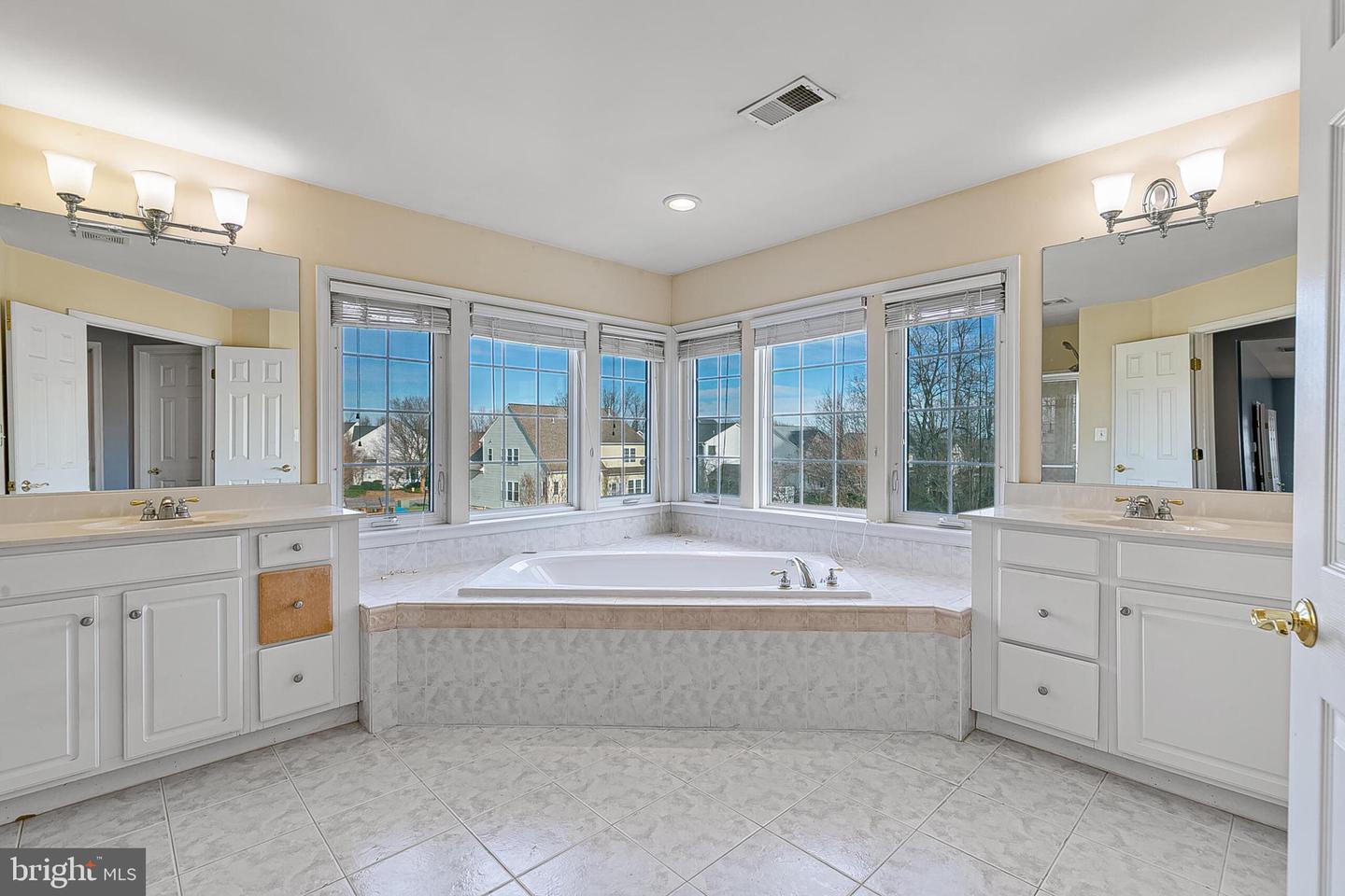 9927 BROADSWORD DR, BRISTOW, Virginia 20136, 4 Bedrooms Bedrooms, 15 Rooms Rooms,3 BathroomsBathrooms,Residential,For sale,9927 BROADSWORD DR,VAPW2110482 MLS # VAPW2110482