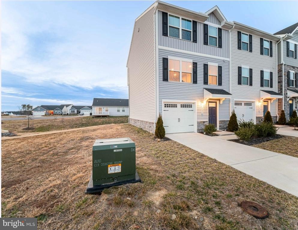 18256 CAPITAL CT, RUTHER GLEN, Virginia 22546, 3 Bedrooms Bedrooms, 6 Rooms Rooms,2 BathroomsBathrooms,Residential,For sale,18256 CAPITAL CT,VACV2009404 MLS # VACV2009404