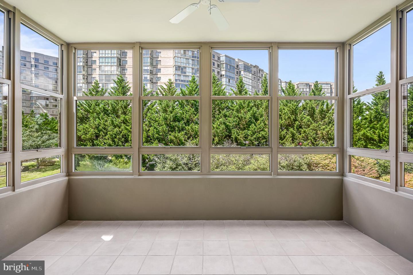 19350 MAGNOLIA GROVE SQ #303, LEESBURG, Virginia 20176, 2 Bedrooms Bedrooms, ,2 BathroomsBathrooms,Residential,For sale,19350 MAGNOLIA GROVE SQ #303,VALO2113950 MLS # VALO2113950