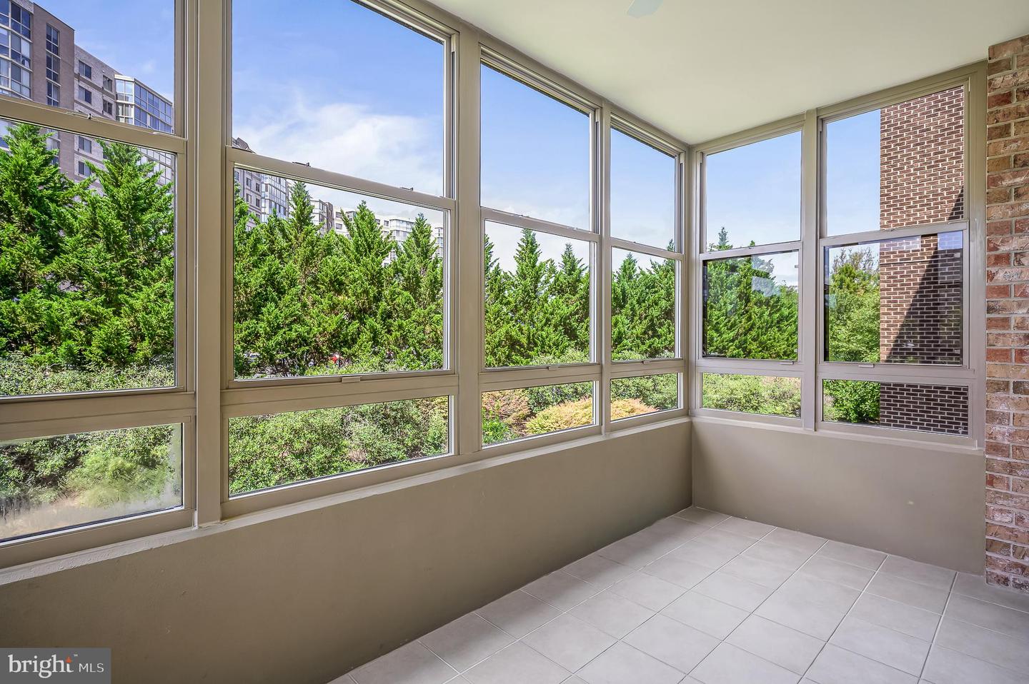 19350 MAGNOLIA GROVE SQ #303, LEESBURG, Virginia 20176, 2 Bedrooms Bedrooms, ,2 BathroomsBathrooms,Residential,For sale,19350 MAGNOLIA GROVE SQ #303,VALO2113950 MLS # VALO2113950