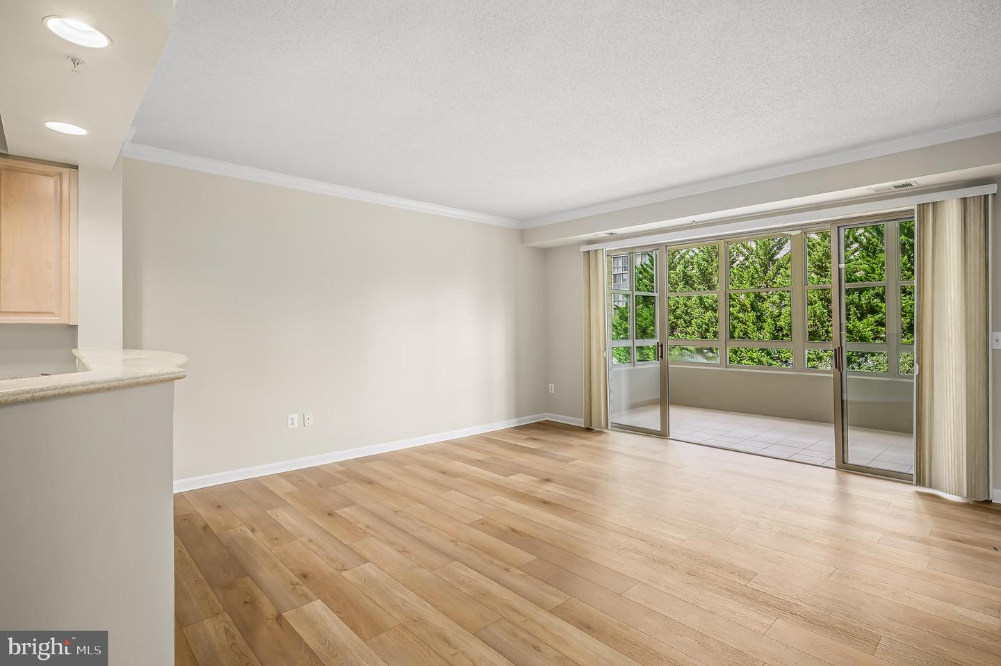 19350 MAGNOLIA GROVE SQ #303, LEESBURG, Virginia 20176, 2 Bedrooms Bedrooms, ,2 BathroomsBathrooms,Residential,For sale,19350 MAGNOLIA GROVE SQ #303,VALO2113950 MLS # VALO2113950