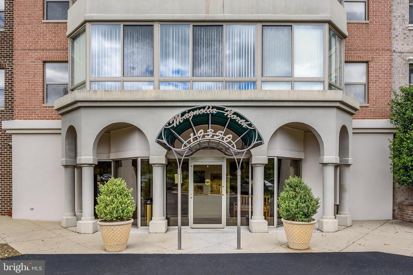 19350 MAGNOLIA GROVE SQ #303, LEESBURG, Virginia 20176, 2 Bedrooms Bedrooms, ,2 BathroomsBathrooms,Residential,For sale,19350 MAGNOLIA GROVE SQ #303,VALO2113950 MLS # VALO2113950