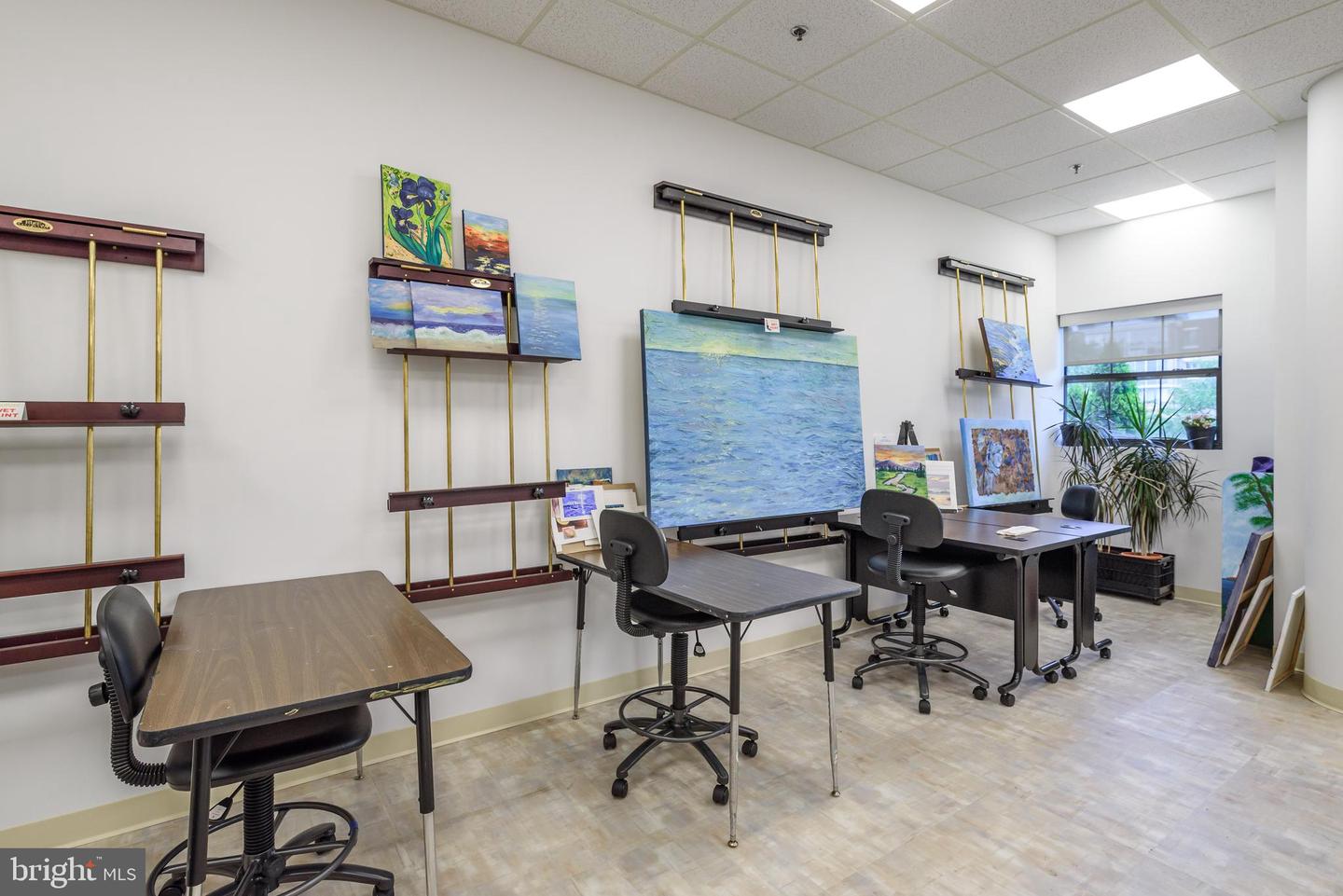 19350 MAGNOLIA GROVE SQ #303, LEESBURG, Virginia 20176, 2 Bedrooms Bedrooms, ,2 BathroomsBathrooms,Residential,For sale,19350 MAGNOLIA GROVE SQ #303,VALO2113950 MLS # VALO2113950