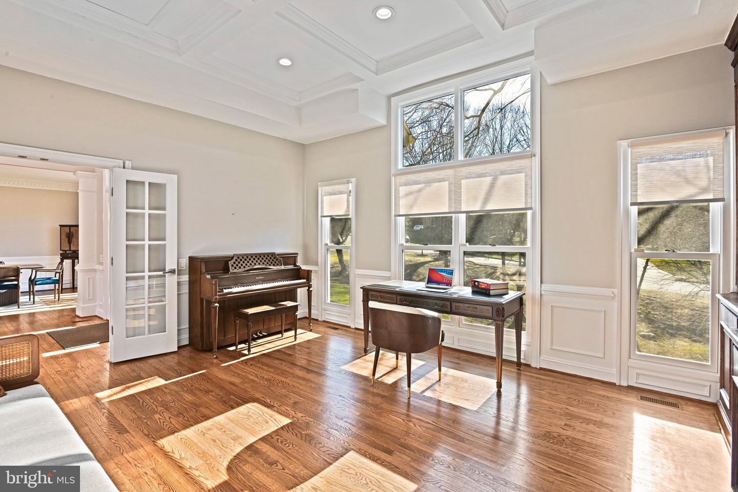 1411 WOODHURST BLVD, MCLEAN, Virginia 22102, 6 Bedrooms Bedrooms, ,5 BathroomsBathrooms,Residential,For sale,1411 WOODHURST BLVD,VAFX2285720 MLS # VAFX2285720