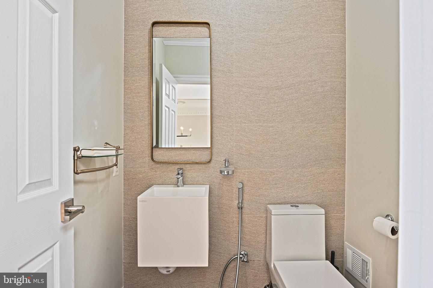 1411 WOODHURST BLVD, MCLEAN, Virginia 22102, 6 Bedrooms Bedrooms, ,5 BathroomsBathrooms,Residential,For sale,1411 WOODHURST BLVD,VAFX2285720 MLS # VAFX2285720