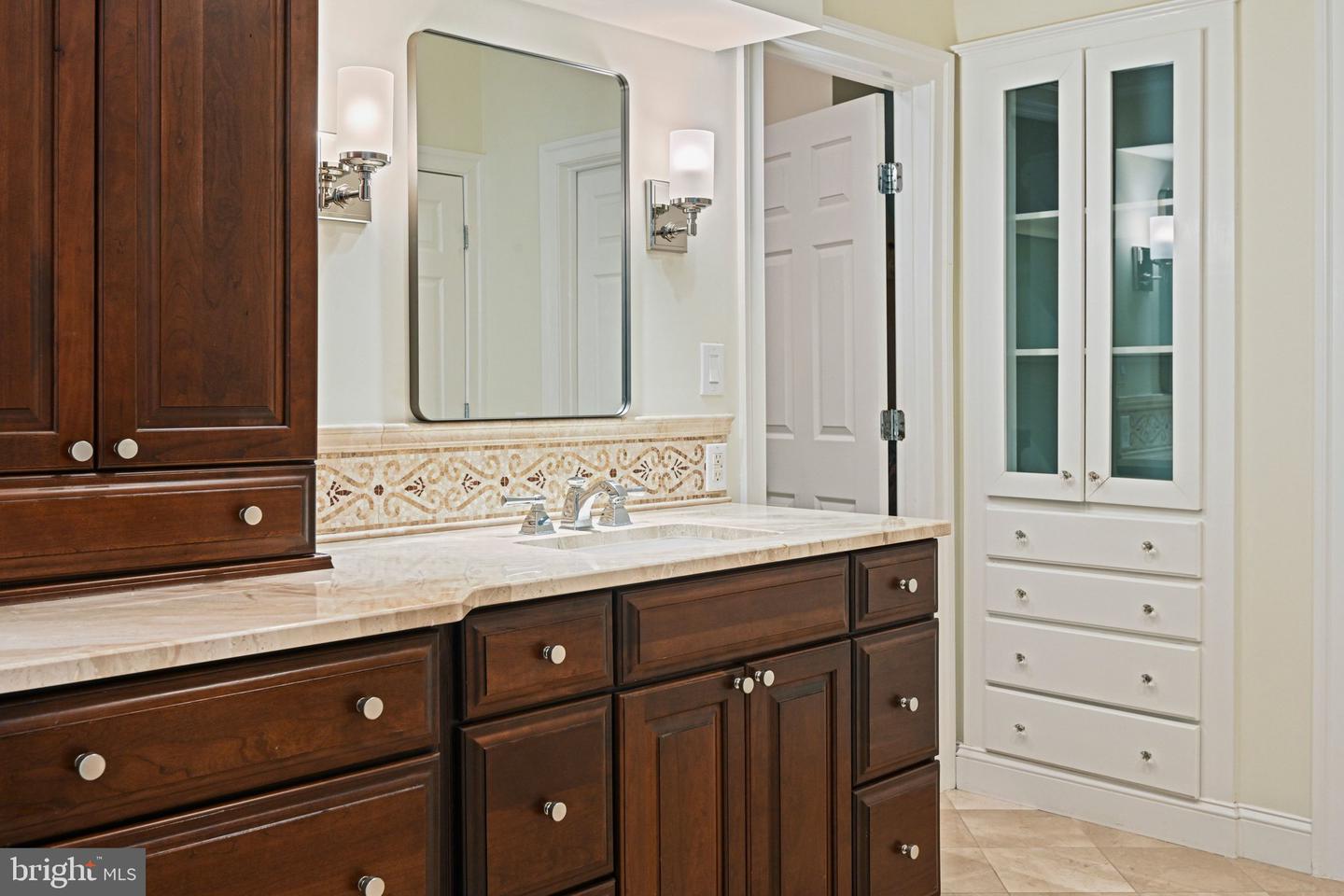 1411 WOODHURST BLVD, MCLEAN, Virginia 22102, 6 Bedrooms Bedrooms, ,5 BathroomsBathrooms,Residential,For sale,1411 WOODHURST BLVD,VAFX2285720 MLS # VAFX2285720