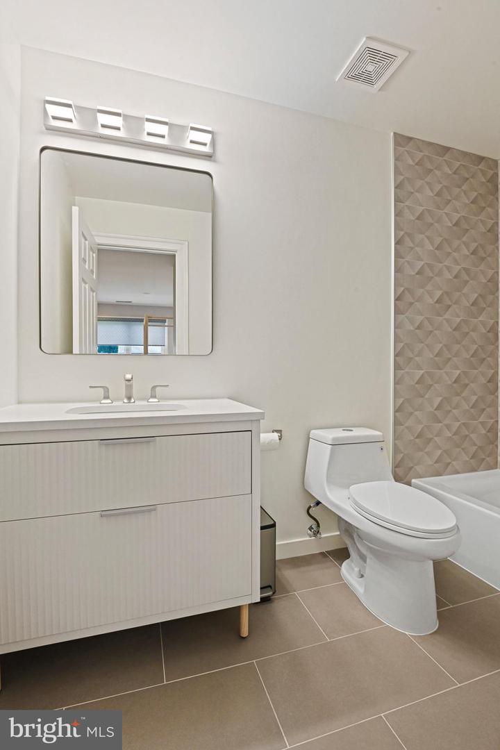 1411 WOODHURST BLVD, MCLEAN, Virginia 22102, 6 Bedrooms Bedrooms, ,5 BathroomsBathrooms,Residential,For sale,1411 WOODHURST BLVD,VAFX2285720 MLS # VAFX2285720