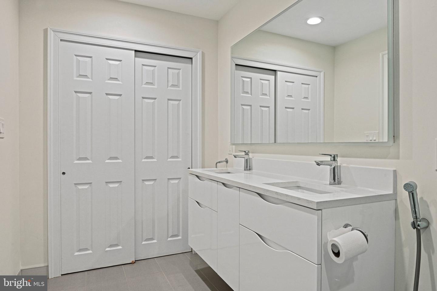 1411 WOODHURST BLVD, MCLEAN, Virginia 22102, 6 Bedrooms Bedrooms, ,5 BathroomsBathrooms,Residential,For sale,1411 WOODHURST BLVD,VAFX2285720 MLS # VAFX2285720