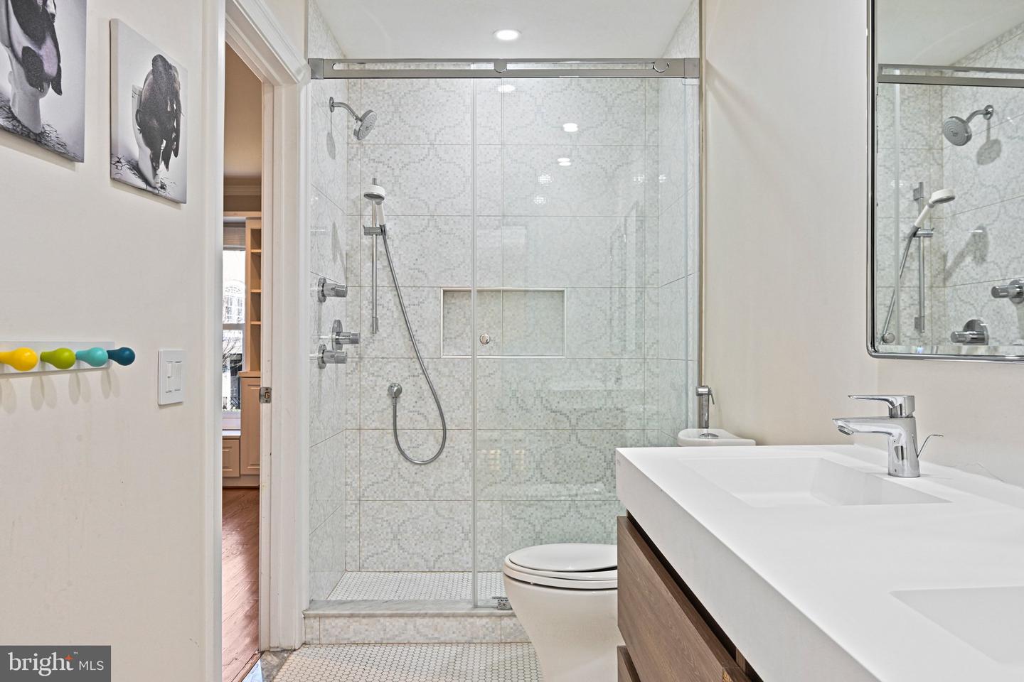 1411 WOODHURST BLVD, MCLEAN, Virginia 22102, 6 Bedrooms Bedrooms, ,5 BathroomsBathrooms,Residential,For sale,1411 WOODHURST BLVD,VAFX2285720 MLS # VAFX2285720