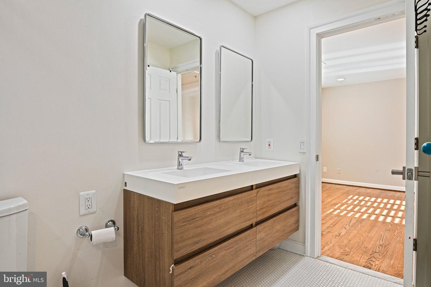 1411 WOODHURST BLVD, MCLEAN, Virginia 22102, 6 Bedrooms Bedrooms, ,5 BathroomsBathrooms,Residential,For sale,1411 WOODHURST BLVD,VAFX2285720 MLS # VAFX2285720