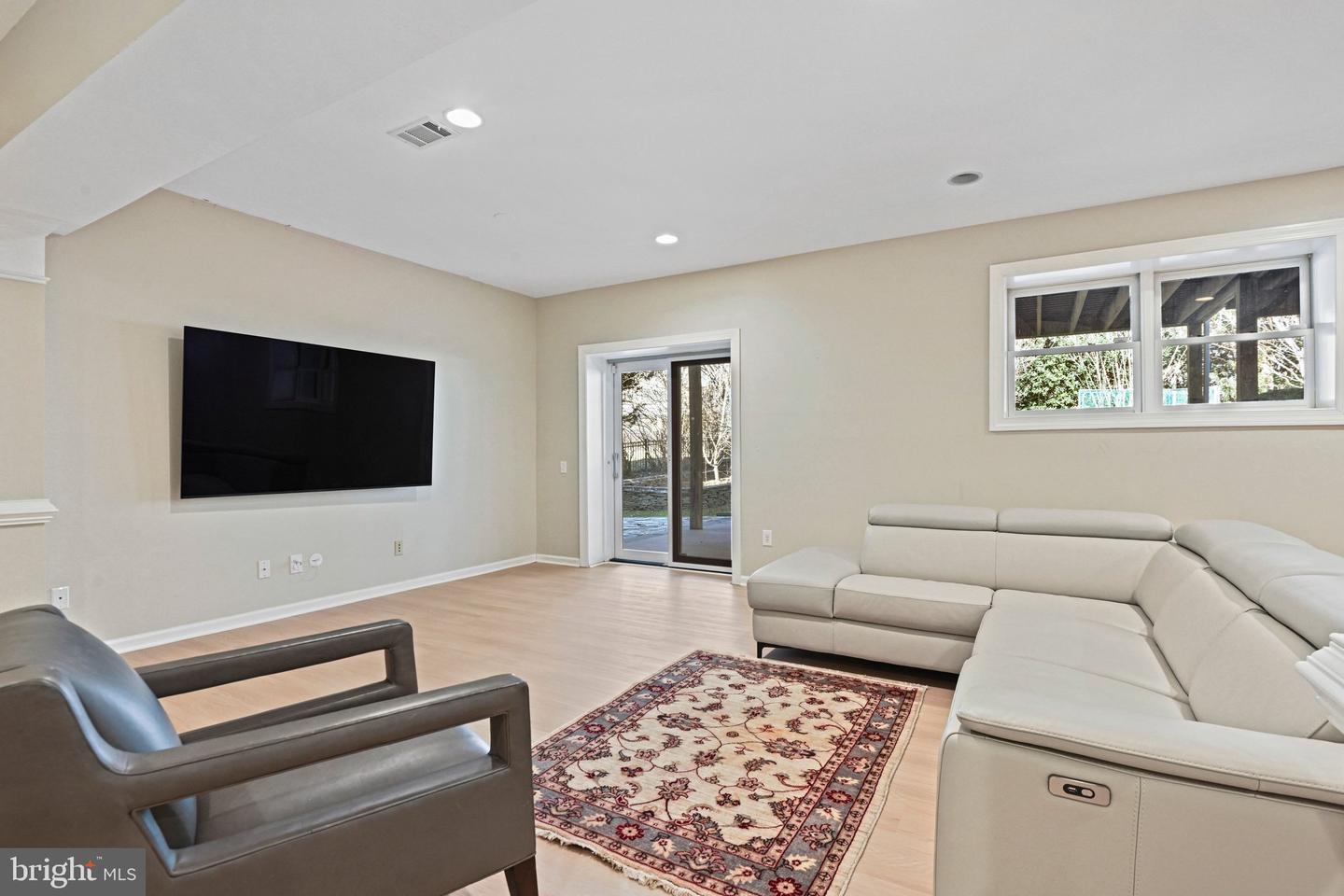 1411 WOODHURST BLVD, MCLEAN, Virginia 22102, 6 Bedrooms Bedrooms, ,5 BathroomsBathrooms,Residential,For sale,1411 WOODHURST BLVD,VAFX2285720 MLS # VAFX2285720