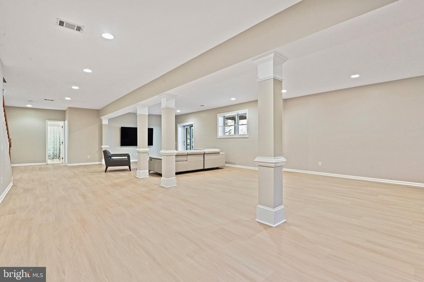 1411 WOODHURST BLVD, MCLEAN, Virginia 22102, 6 Bedrooms Bedrooms, ,5 BathroomsBathrooms,Residential,For sale,1411 WOODHURST BLVD,VAFX2285720 MLS # VAFX2285720