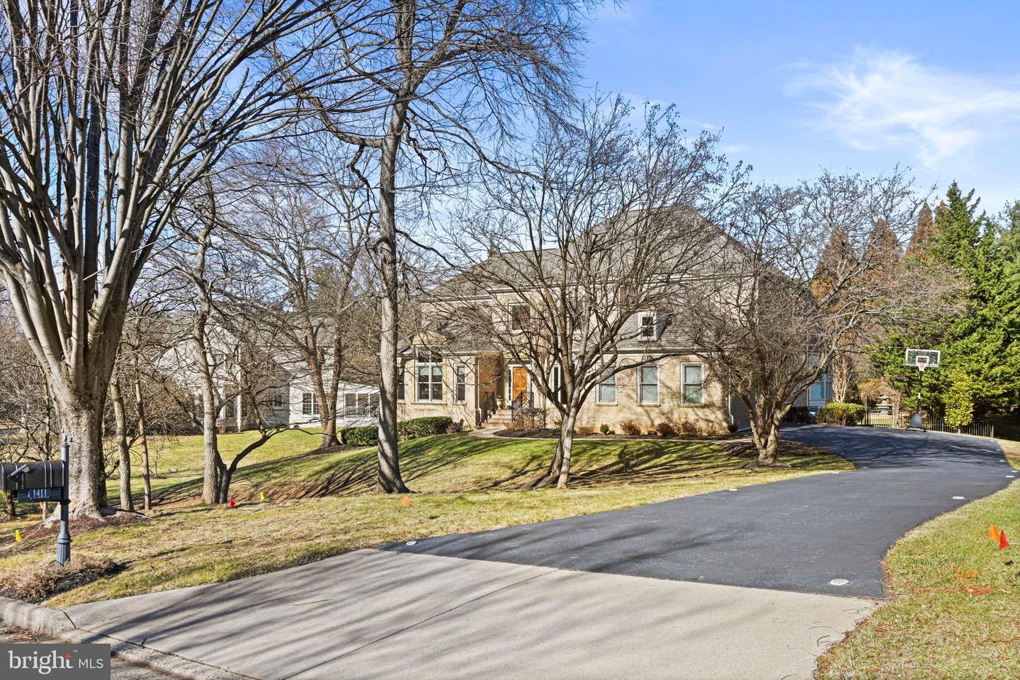 1411 WOODHURST BLVD, MCLEAN, Virginia 22102, 6 Bedrooms Bedrooms, ,5 BathroomsBathrooms,Residential,For sale,1411 WOODHURST BLVD,VAFX2285720 MLS # VAFX2285720