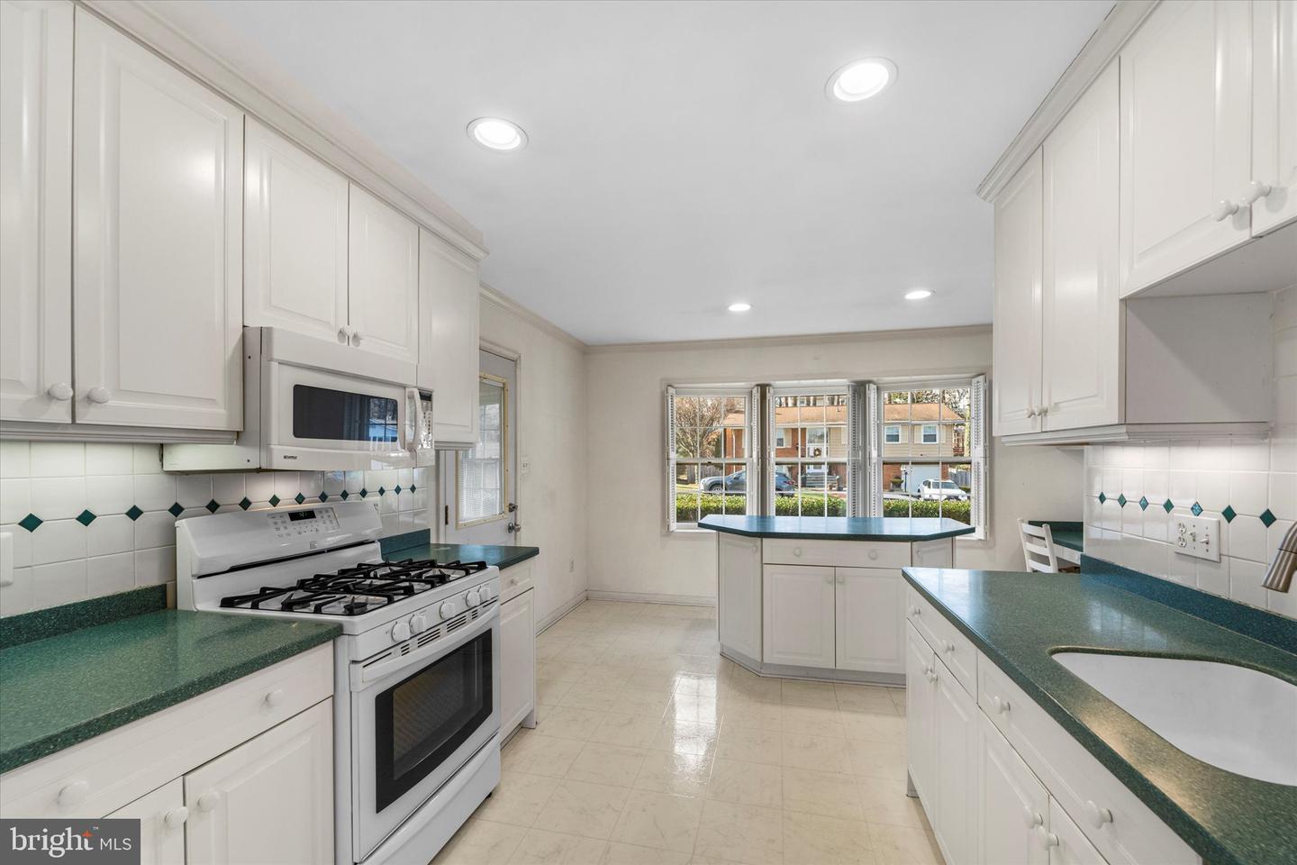 3209 ARMORY CT, FAIRFAX, Virginia 22030, 4 Bedrooms Bedrooms, ,2 BathroomsBathrooms,Residential,For sale,3209 ARMORY CT,VAFC2007658 MLS # VAFC2007658