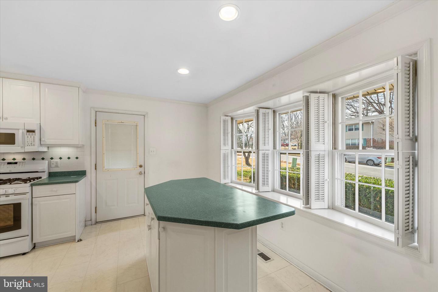 3209 ARMORY CT, FAIRFAX, Virginia 22030, 4 Bedrooms Bedrooms, ,2 BathroomsBathrooms,Residential,For sale,3209 ARMORY CT,VAFC2007658 MLS # VAFC2007658