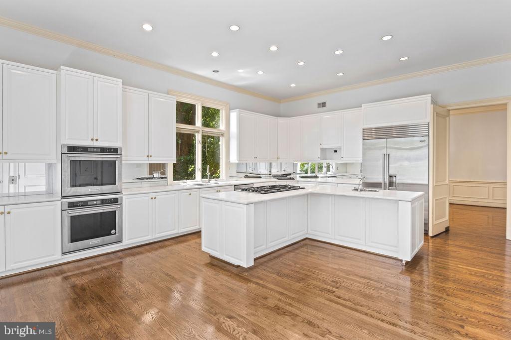 2944 UNIVERSITY TER NW, WASHINGTON, District Of Columbia 20016, 5 Bedrooms Bedrooms, ,6 BathroomsBathrooms,Residential,For sale,2944 UNIVERSITY TER NW,DCDC2241378 MLS # DCDC2241378