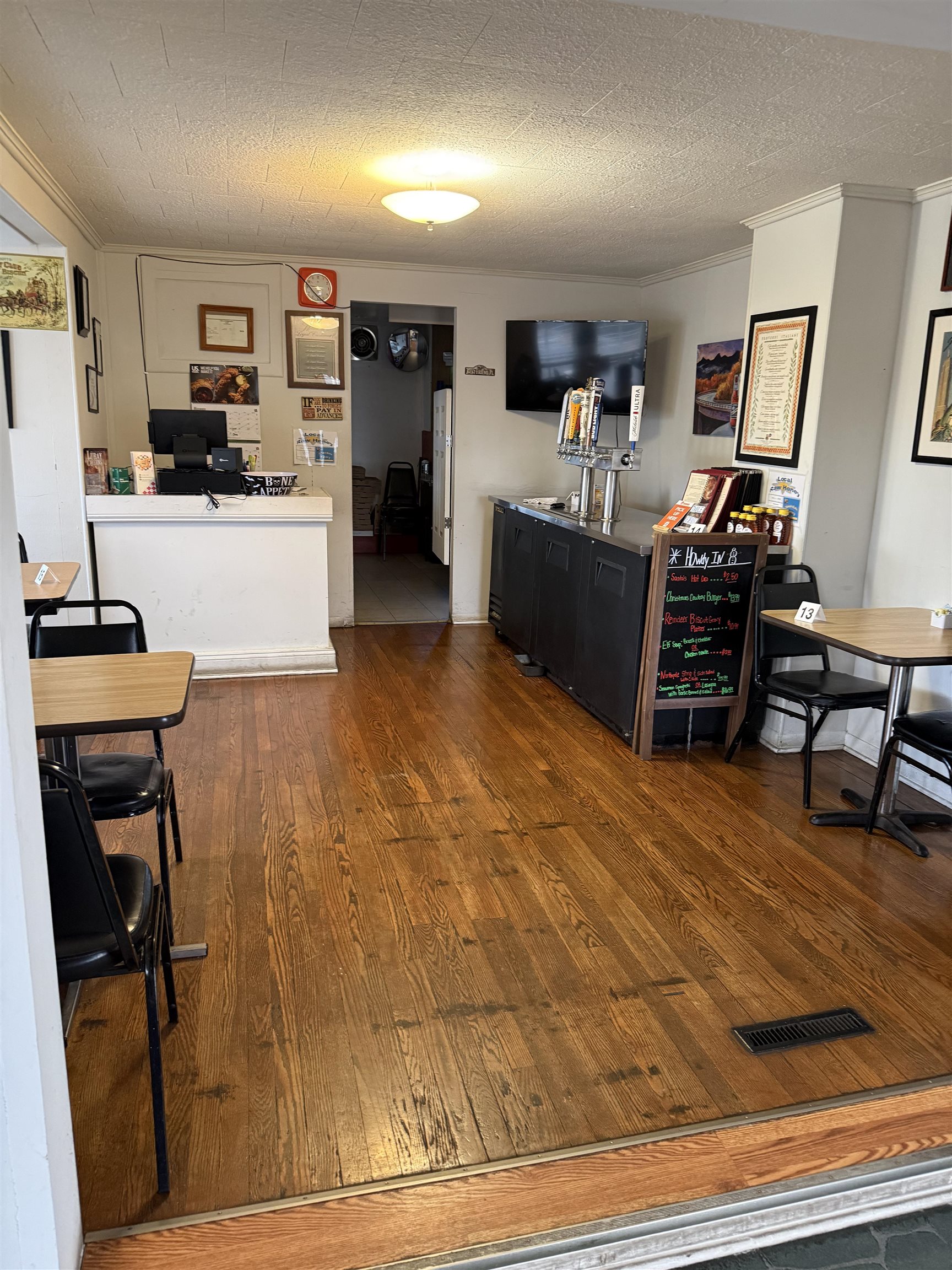 305 N MAIN ST, BRIDGEWATER, Virginia 22812, ,Commercial,305 N MAIN ST,672476 MLS # 672476 305 N MAIN ST, BRIDGEWATER, Virginia 22812, ,Commercial,305 N MAIN ST,672476 MLS # 672476