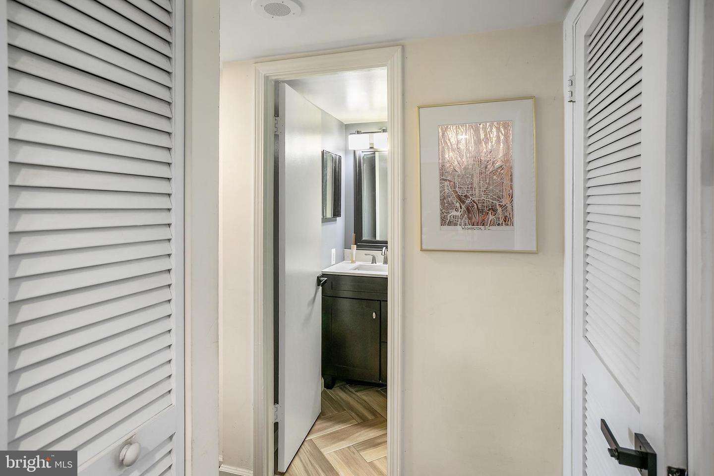 1001 N RANDOLPH ST N #1020, ARLINGTON, Virginia 22201, 1 Bedroom Bedrooms, ,1 BathroomBathrooms,Residential,For sale,1001 N RANDOLPH ST N #1020,VAAR2058554 MLS # VAAR2058554