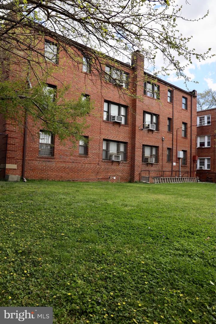 5204 3RD ST NW #3, WASHINGTON, District Of Columbia 20011, 1 Bedroom Bedrooms, ,1 BathroomBathrooms,Residential,For sale,5204 3RD ST NW #3,DCDC2209504 MLS # DCDC2209504