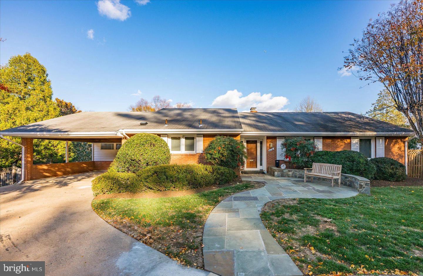 4714 33RD ST N, ARLINGTON, Virginia 22207, 4 Bedrooms Bedrooms, ,3 BathroomsBathrooms,Residential,For sale,4714 33RD ST N,VAAR2062846 MLS # VAAR2062846