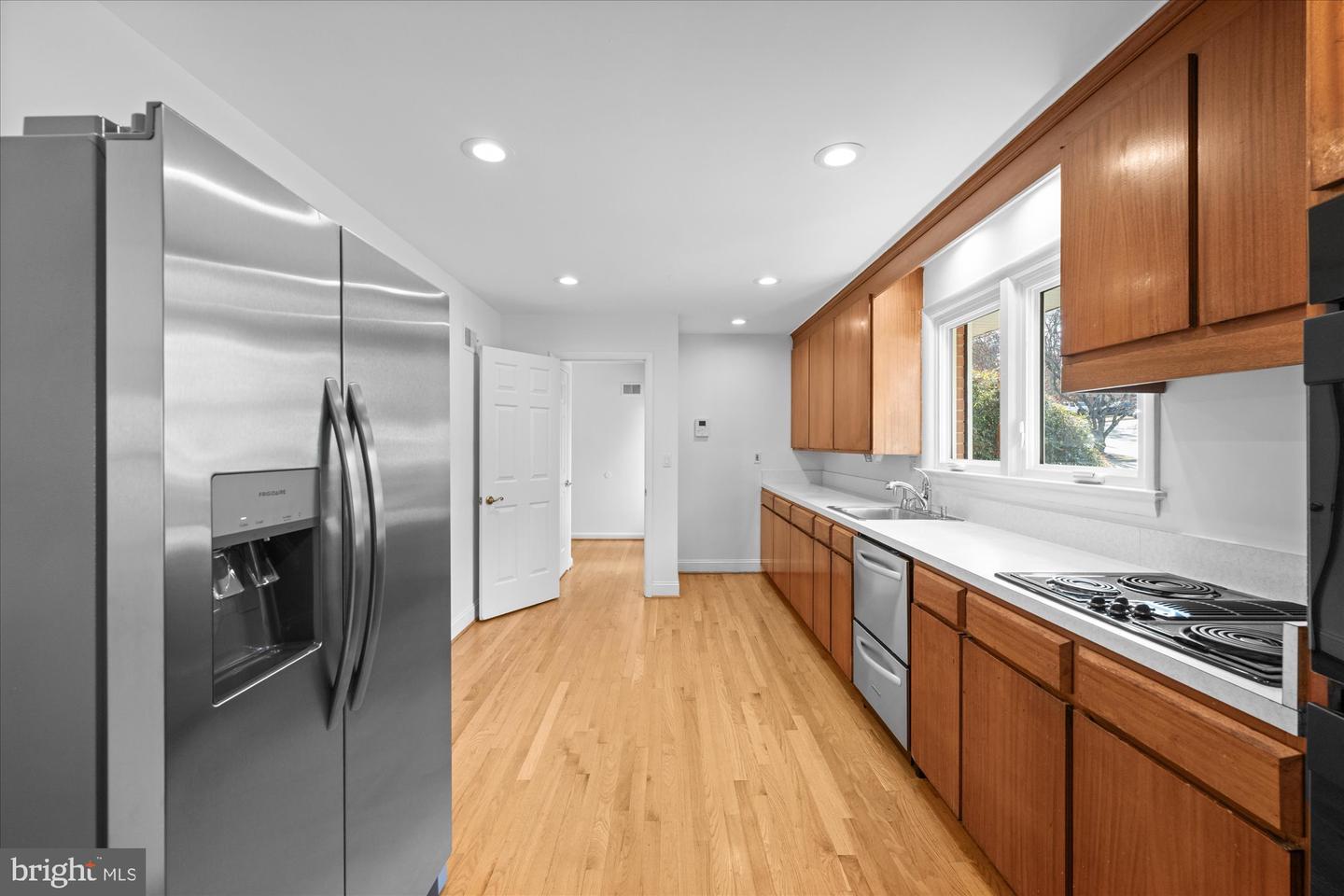 4714 33RD ST N, ARLINGTON, Virginia 22207, 4 Bedrooms Bedrooms, ,3 BathroomsBathrooms,Residential,For sale,4714 33RD ST N,VAAR2062846 MLS # VAAR2062846