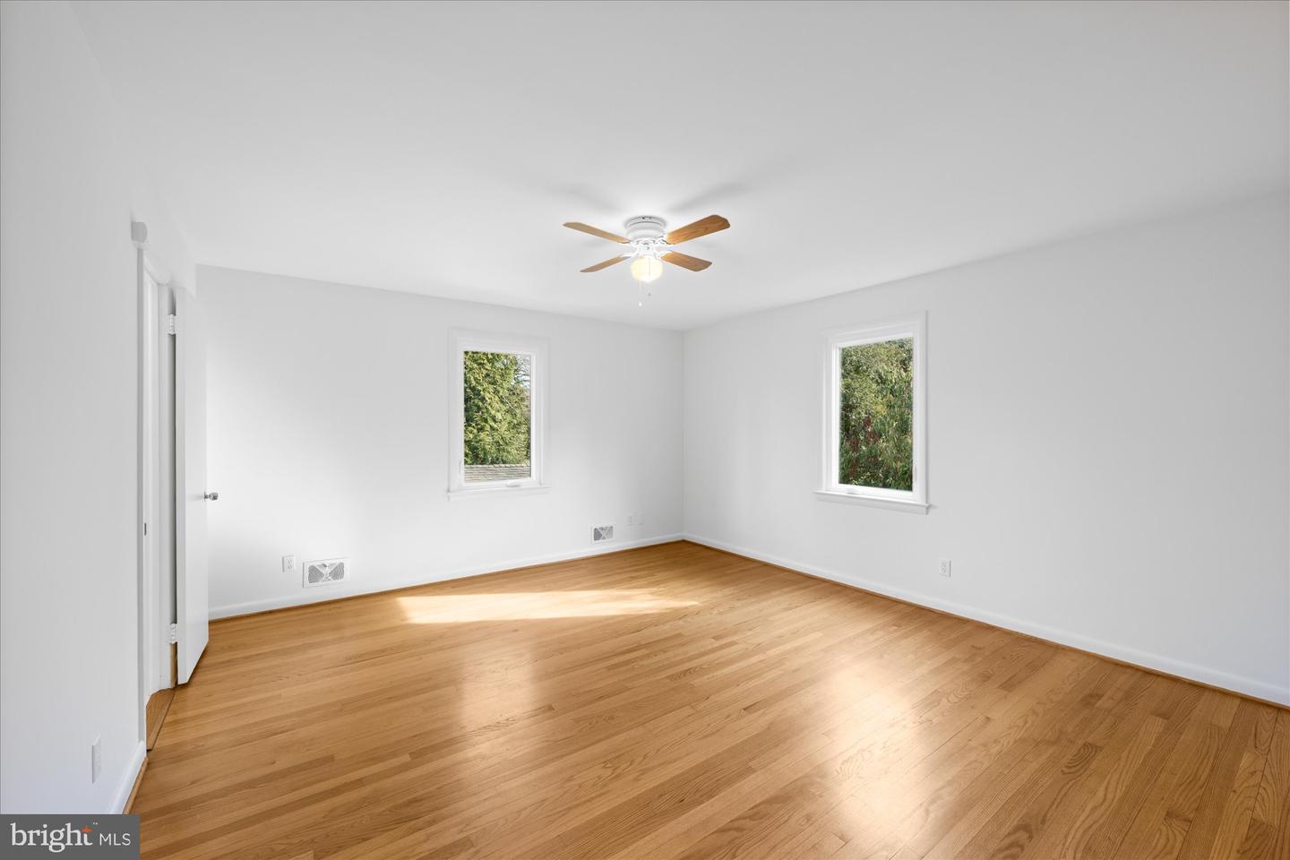 4714 33RD ST N, ARLINGTON, Virginia 22207, 4 Bedrooms Bedrooms, ,3 BathroomsBathrooms,Residential,For sale,4714 33RD ST N,VAAR2062846 MLS # VAAR2062846