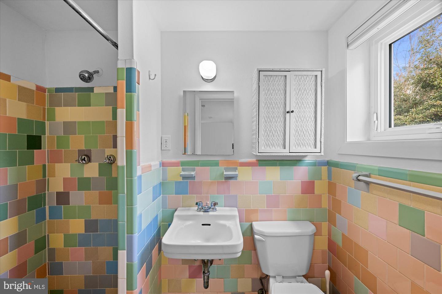 4714 33RD ST N, ARLINGTON, Virginia 22207, 4 Bedrooms Bedrooms, ,3 BathroomsBathrooms,Residential,For sale,4714 33RD ST N,VAAR2062846 MLS # VAAR2062846