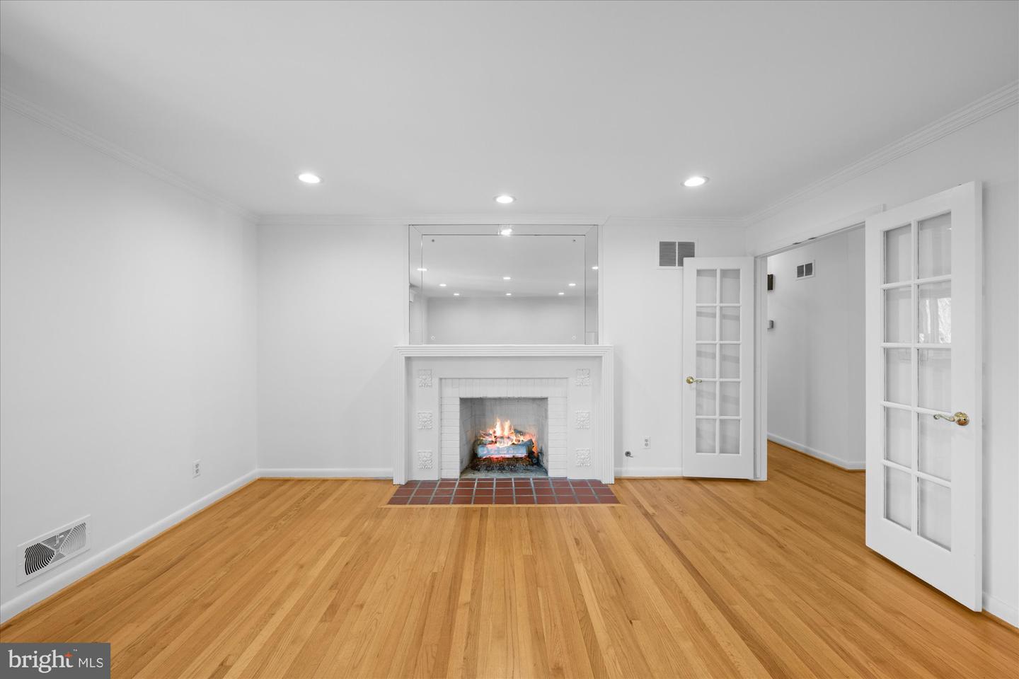 4714 33RD ST N, ARLINGTON, Virginia 22207, 4 Bedrooms Bedrooms, ,3 BathroomsBathrooms,Residential,For sale,4714 33RD ST N,VAAR2062846 MLS # VAAR2062846