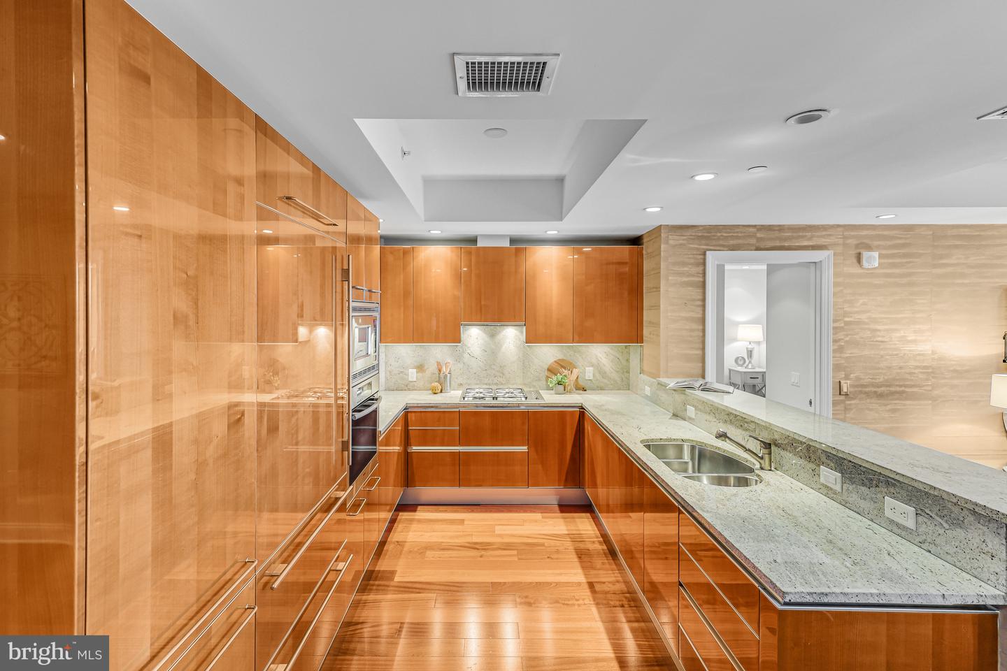 1881 N NASH ST #1706, ARLINGTON, Virginia 22209, 1 Bedroom Bedrooms, ,2 BathroomsBathrooms,Residential,For sale,1881 N NASH ST #1706,VAAR2064256 MLS # VAAR2064256