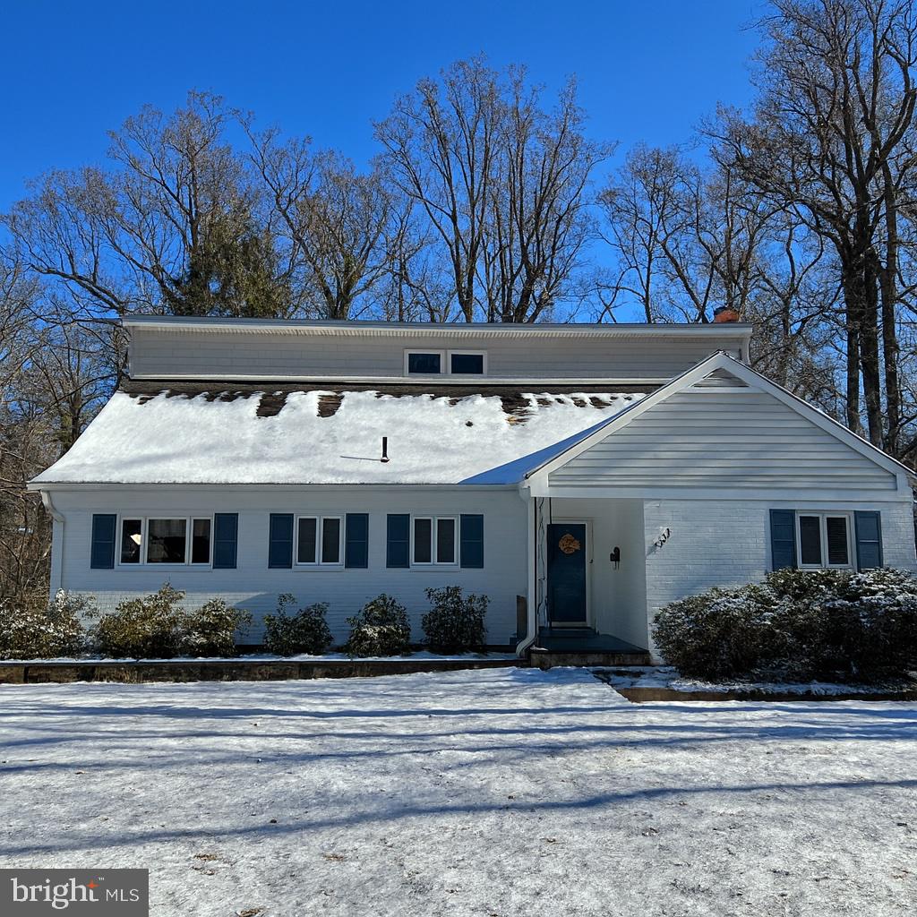 3103 VALLEY LN, FALLS CHURCH, Virginia 22044, 5 Bedrooms Bedrooms, ,3 BathroomsBathrooms,Residential,For sale,3103 VALLEY LN,VAFX2270312 MLS # VAFX2270312
