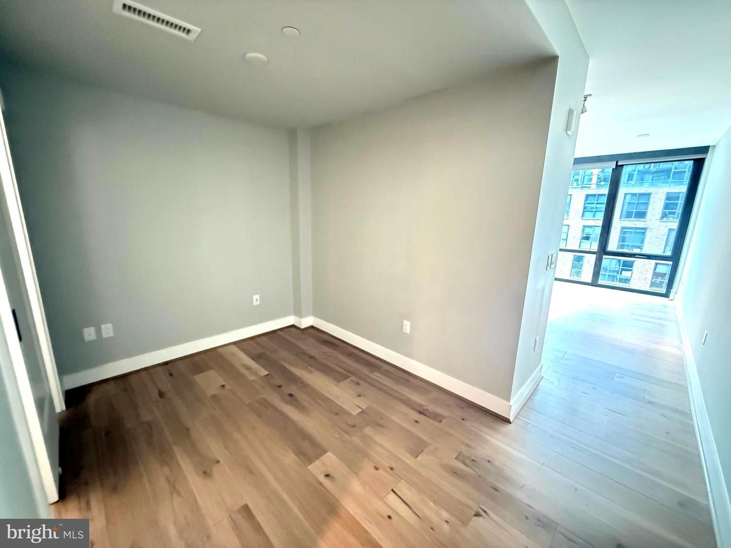 1300 4TH ST SE #402, WASHINGTON, District Of Columbia 20003, 1 Bedroom Bedrooms, ,1 BathroomBathrooms,Residential,For sale,1300 4TH ST SE #402,DCDC2225228 MLS # DCDC2225228