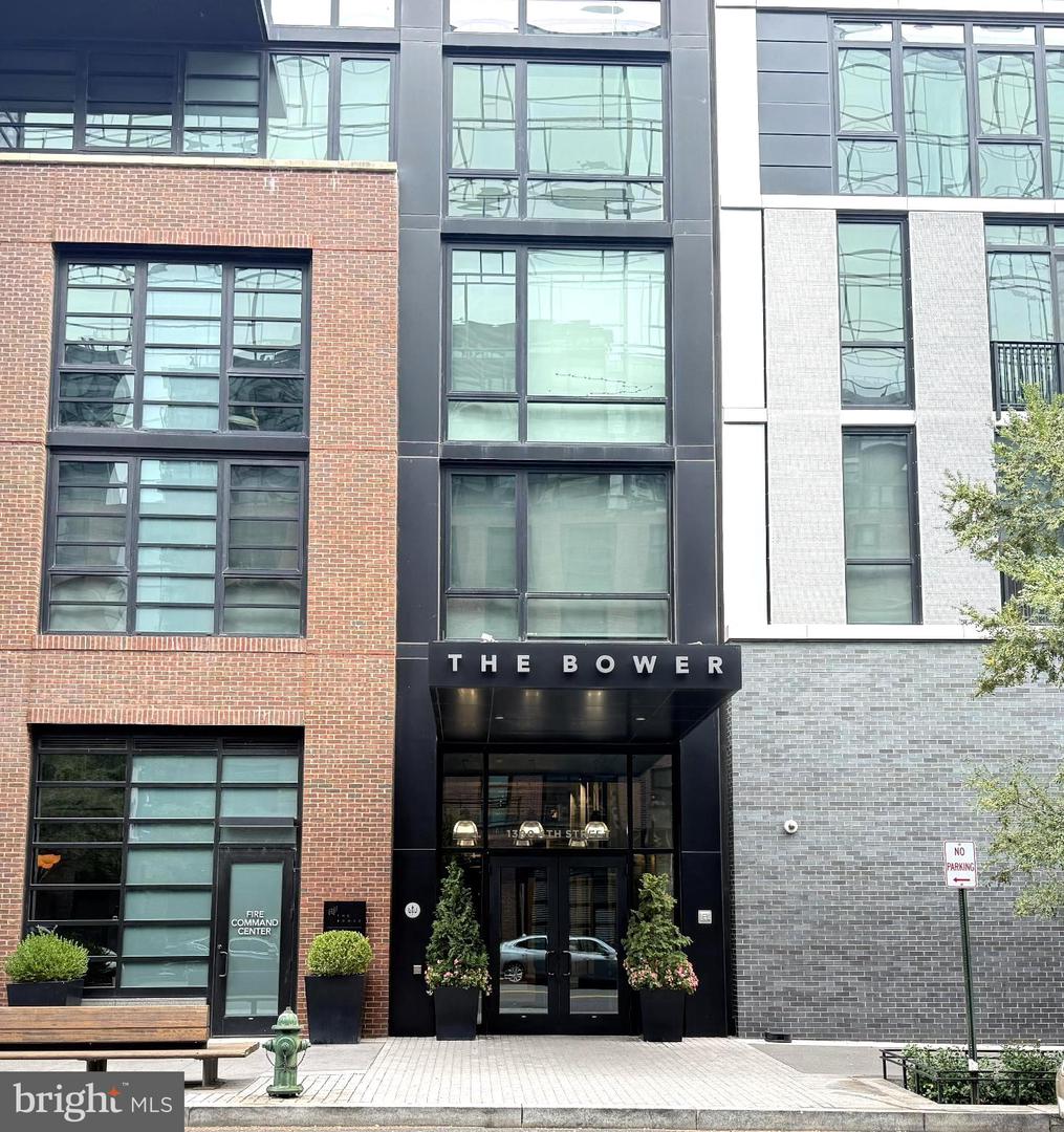 1300 4TH ST SE #402, WASHINGTON, District Of Columbia 20003, 1 Bedroom Bedrooms, ,1 BathroomBathrooms,Residential,For sale,1300 4TH ST SE #402,DCDC2225228 MLS # DCDC2225228